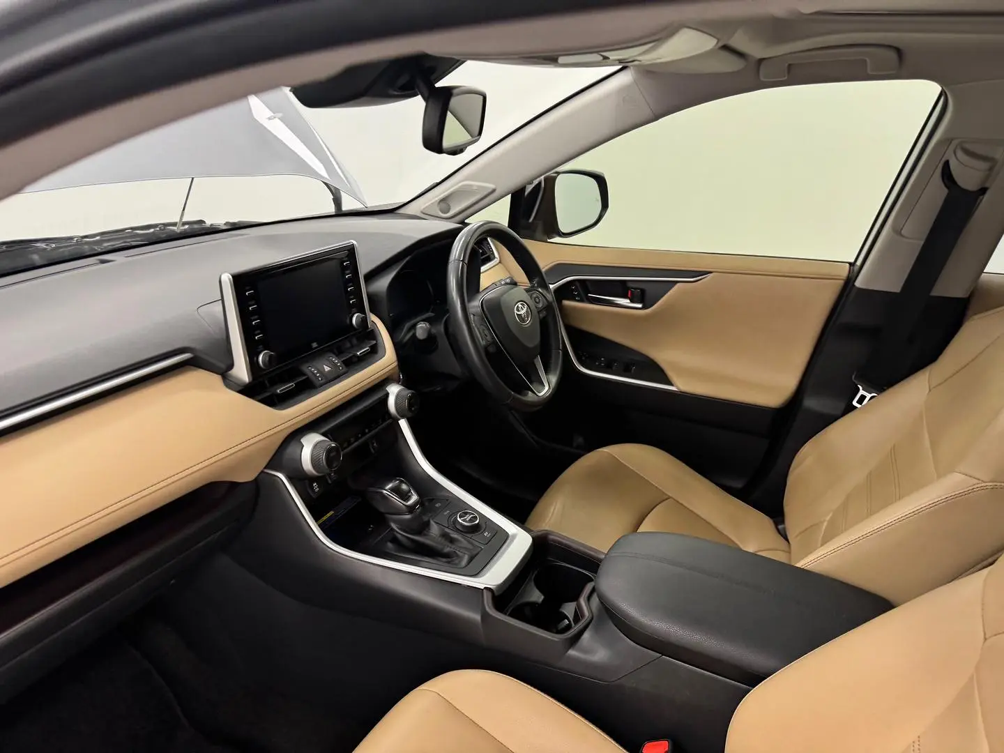 2020 Toyota RAV4 Gallery Image 27