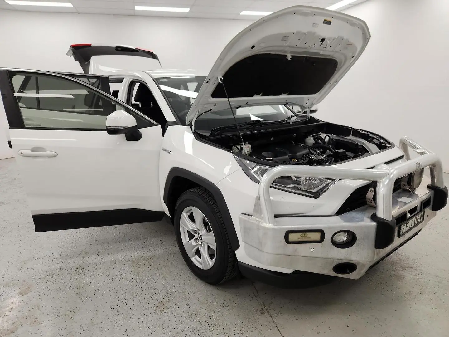 2019 Toyota RAV4 Gallery Image 8