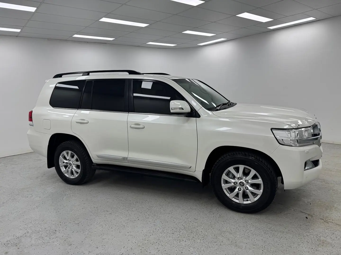 2021 Toyota Landcruiser Gallery Image 3