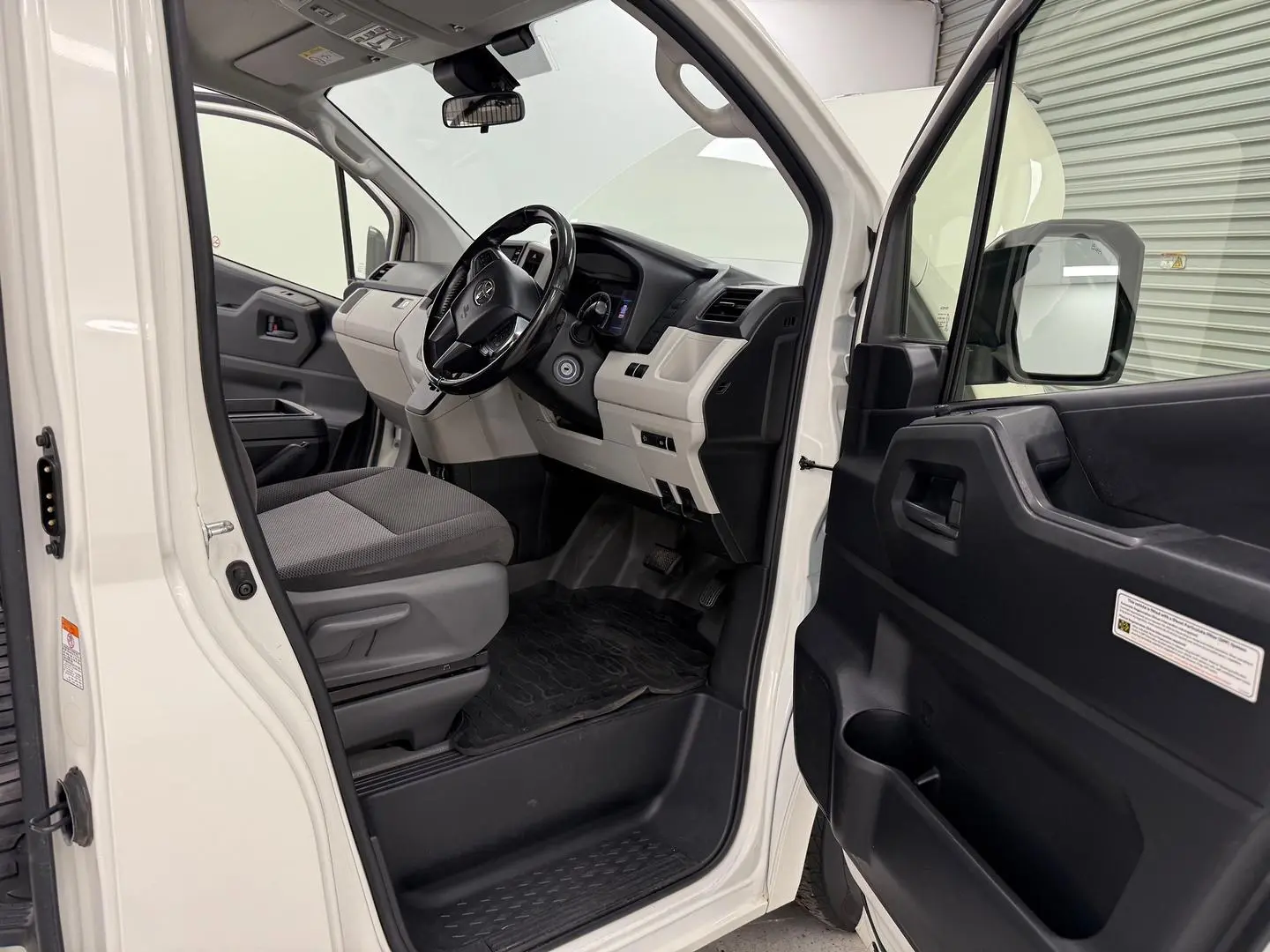 2022 Toyota Hiace Gallery Image 20
