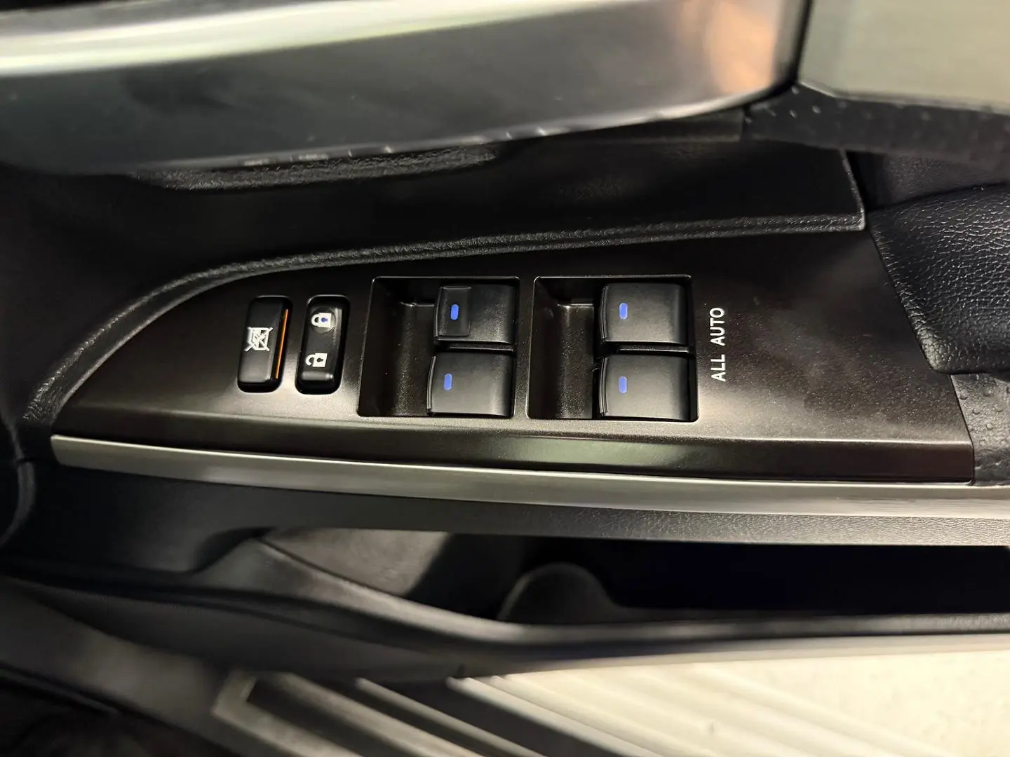 2020 Toyota Landcruiser Gallery Image 38
