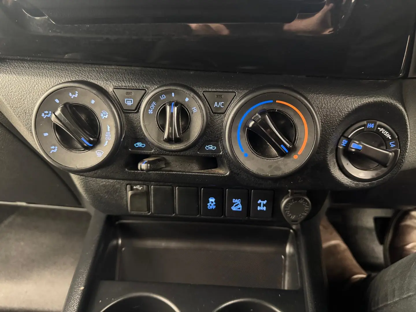 2018 Toyota Hilux Gallery Image 22
