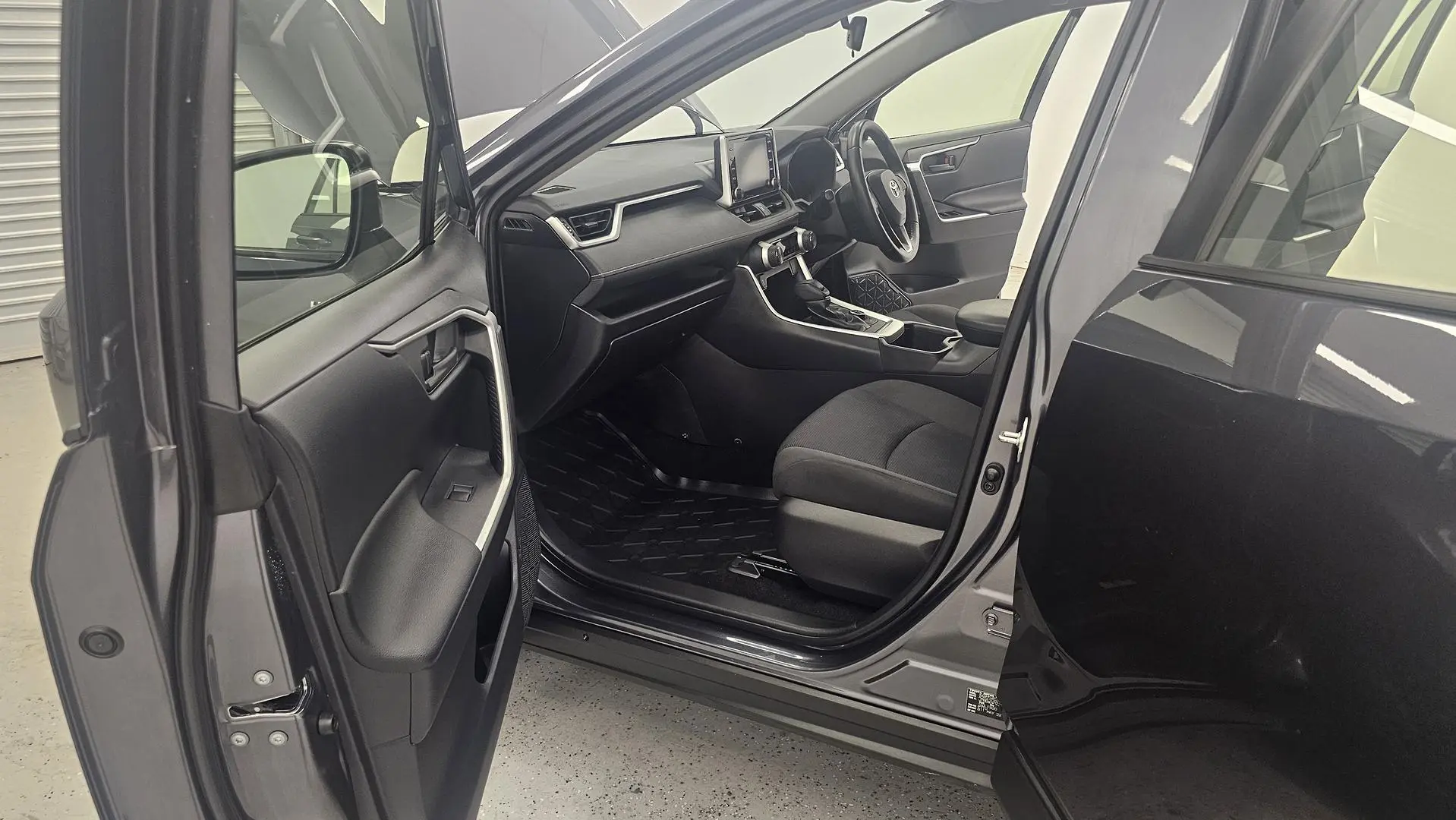 2022 Toyota RAV4 Gallery Image 11