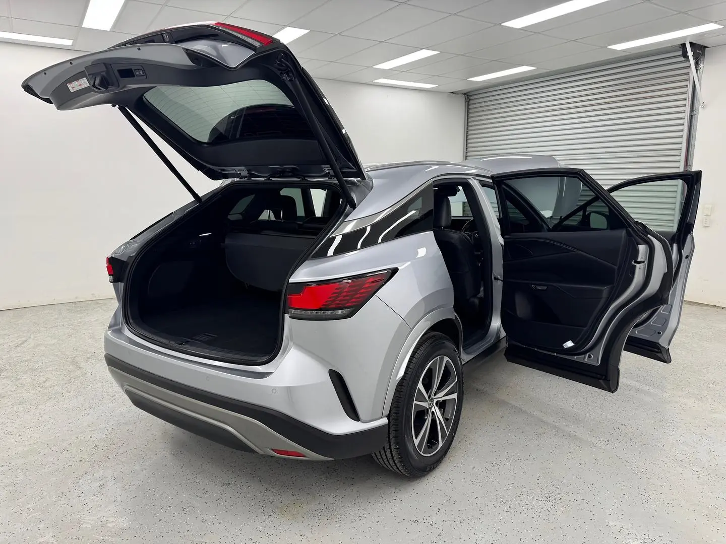 2023 Lexus RX Gallery Image 9