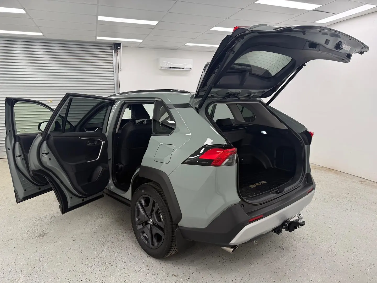 2023 Toyota RAV4 Gallery Image 12