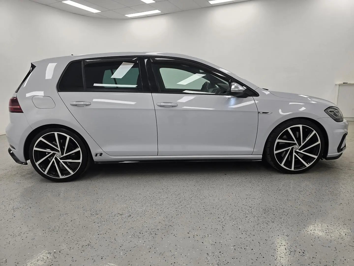 2018 Volkswagen Golf Gallery Image 2