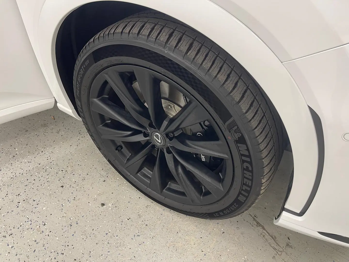 2025 Lexus RX Gallery Image 16