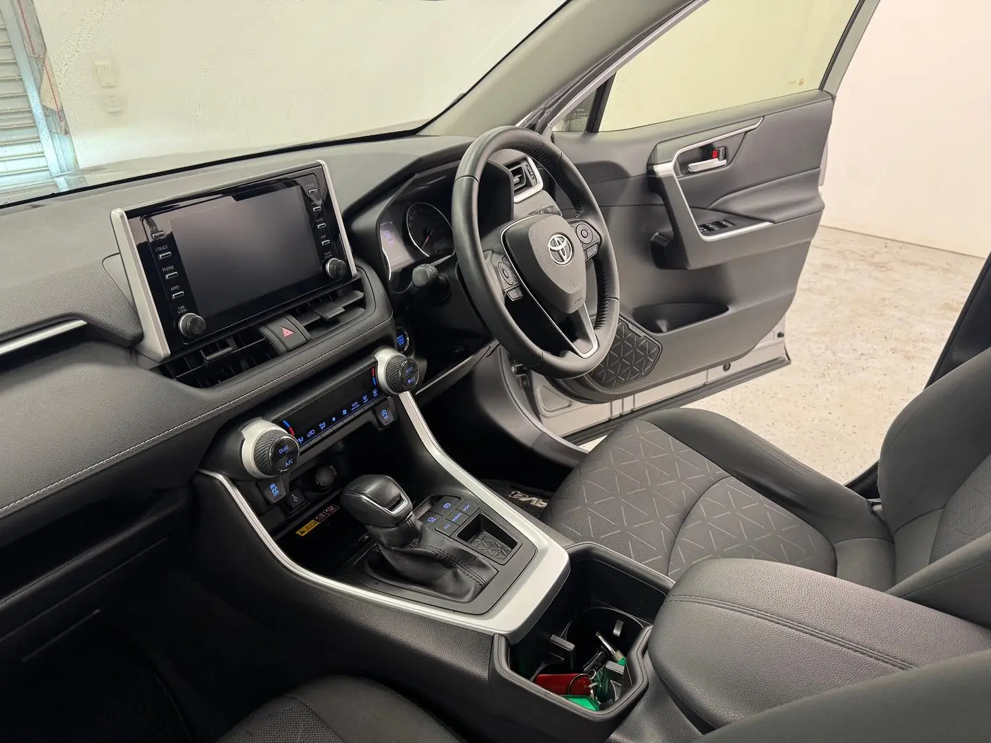 2022 Toyota RAV4 Gallery Image 31