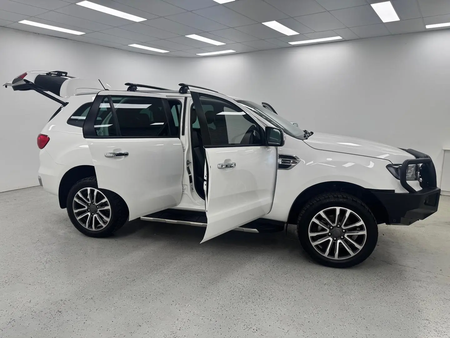 2021 Ford Everest Gallery Image 8