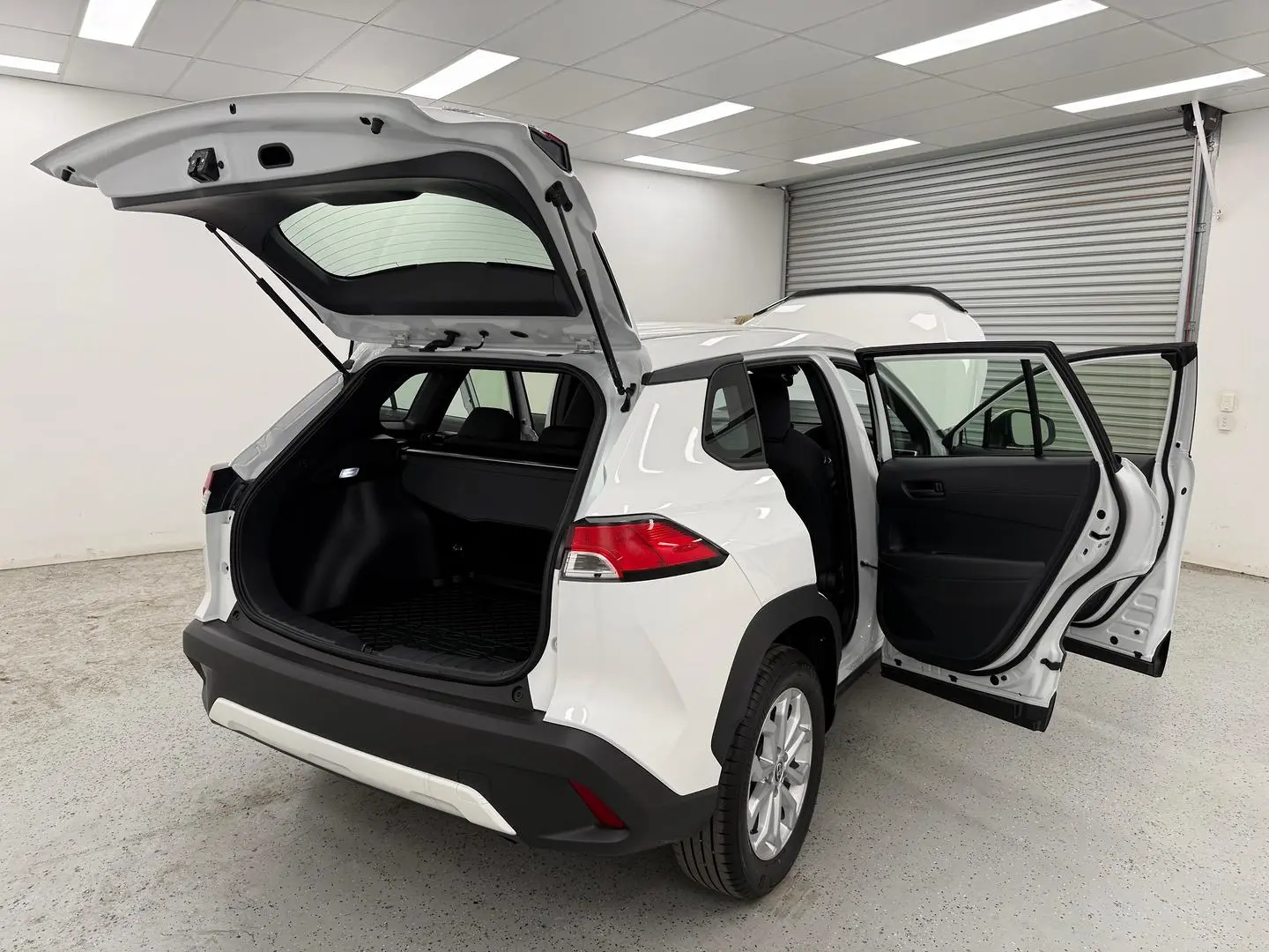 2025 Toyota Corolla Cross Gallery Image 18
