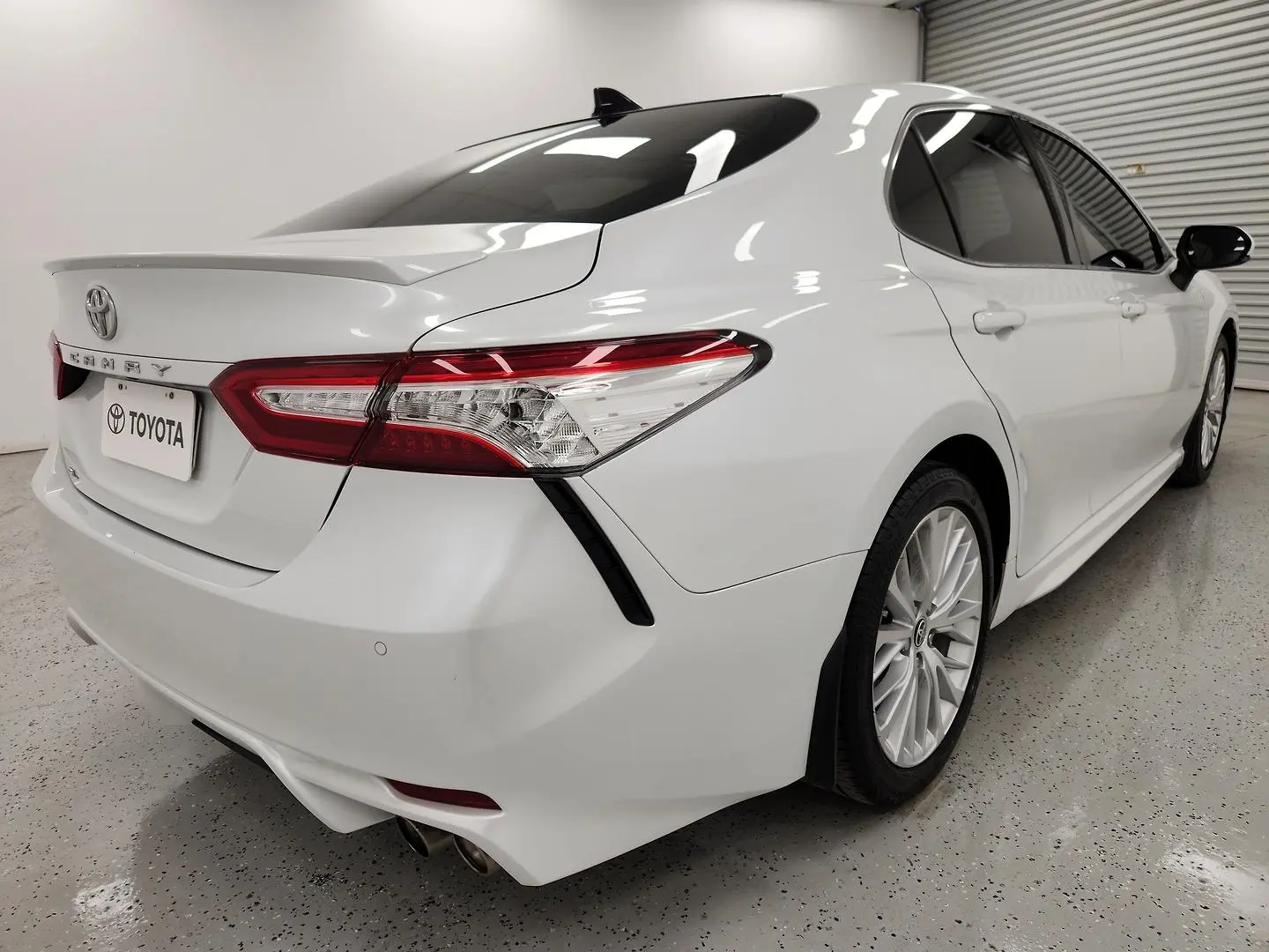 2020 Toyota Camry Gallery Image 3