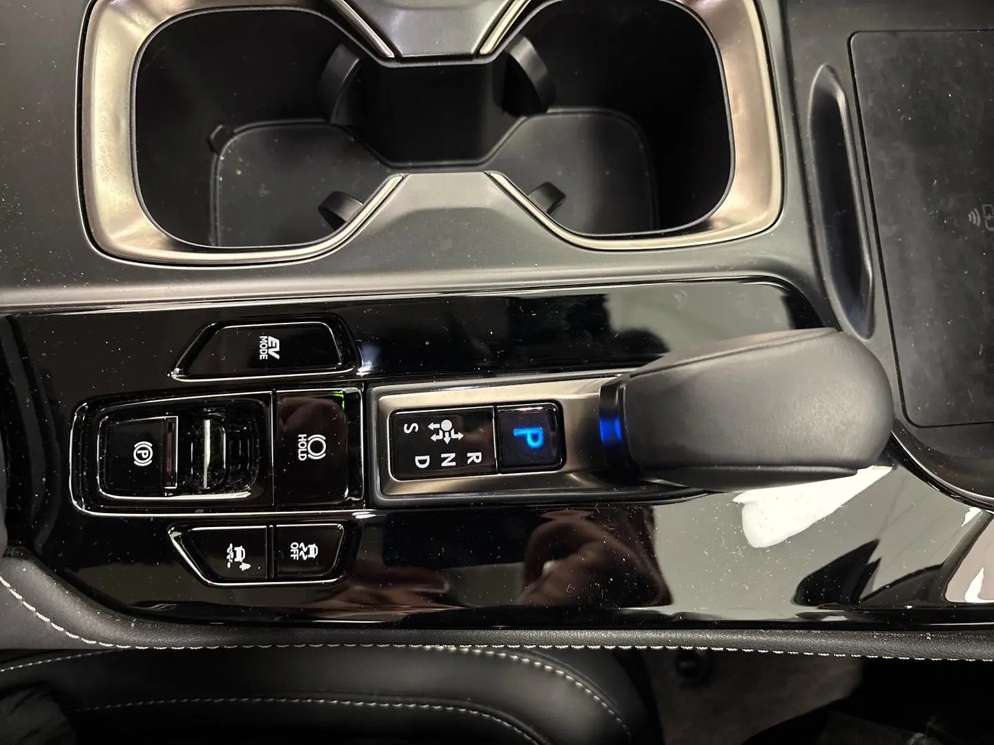 2025 Lexus NX Gallery Image 34