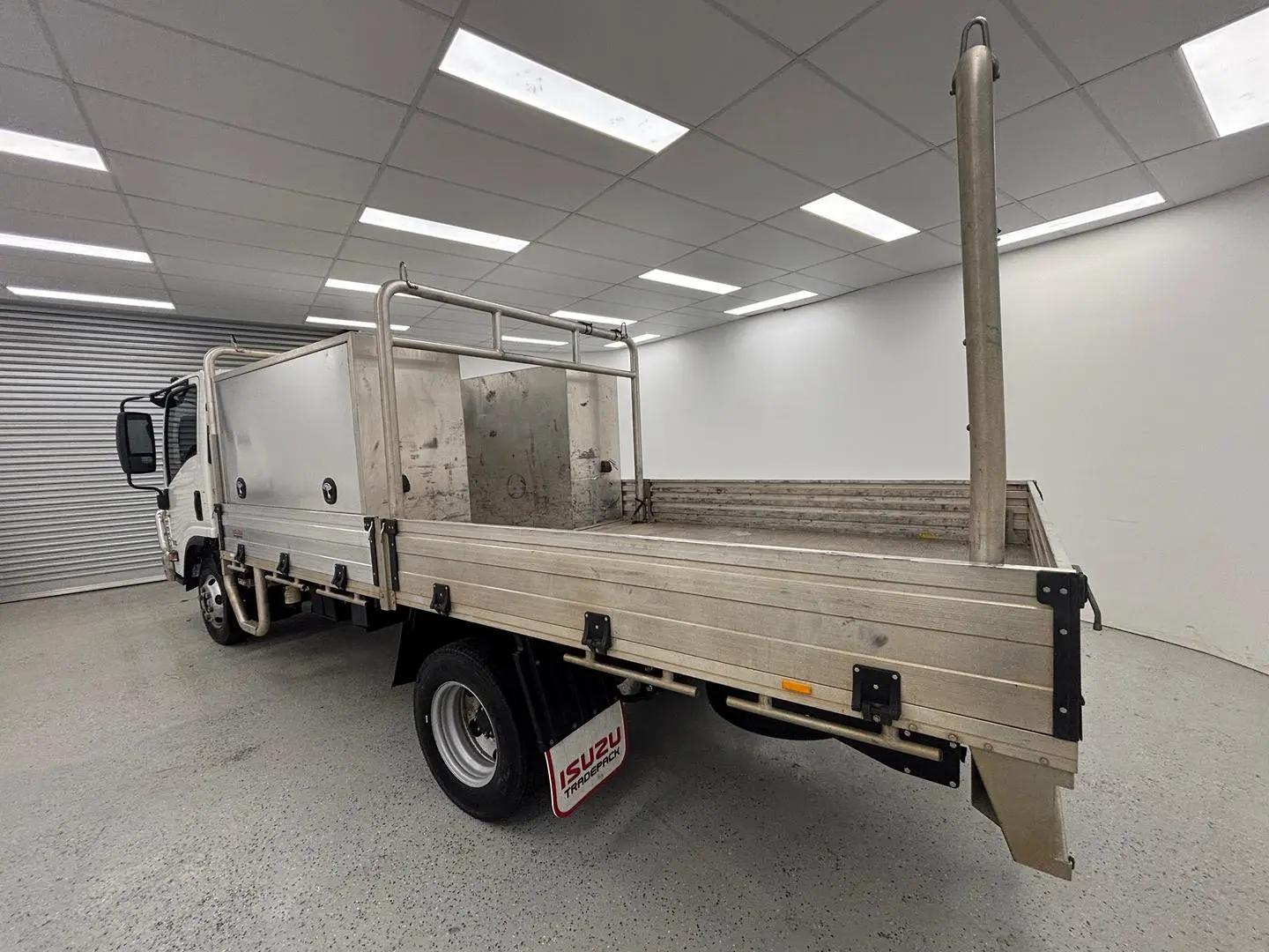 2023 Isuzu N Series Gallery Image 4