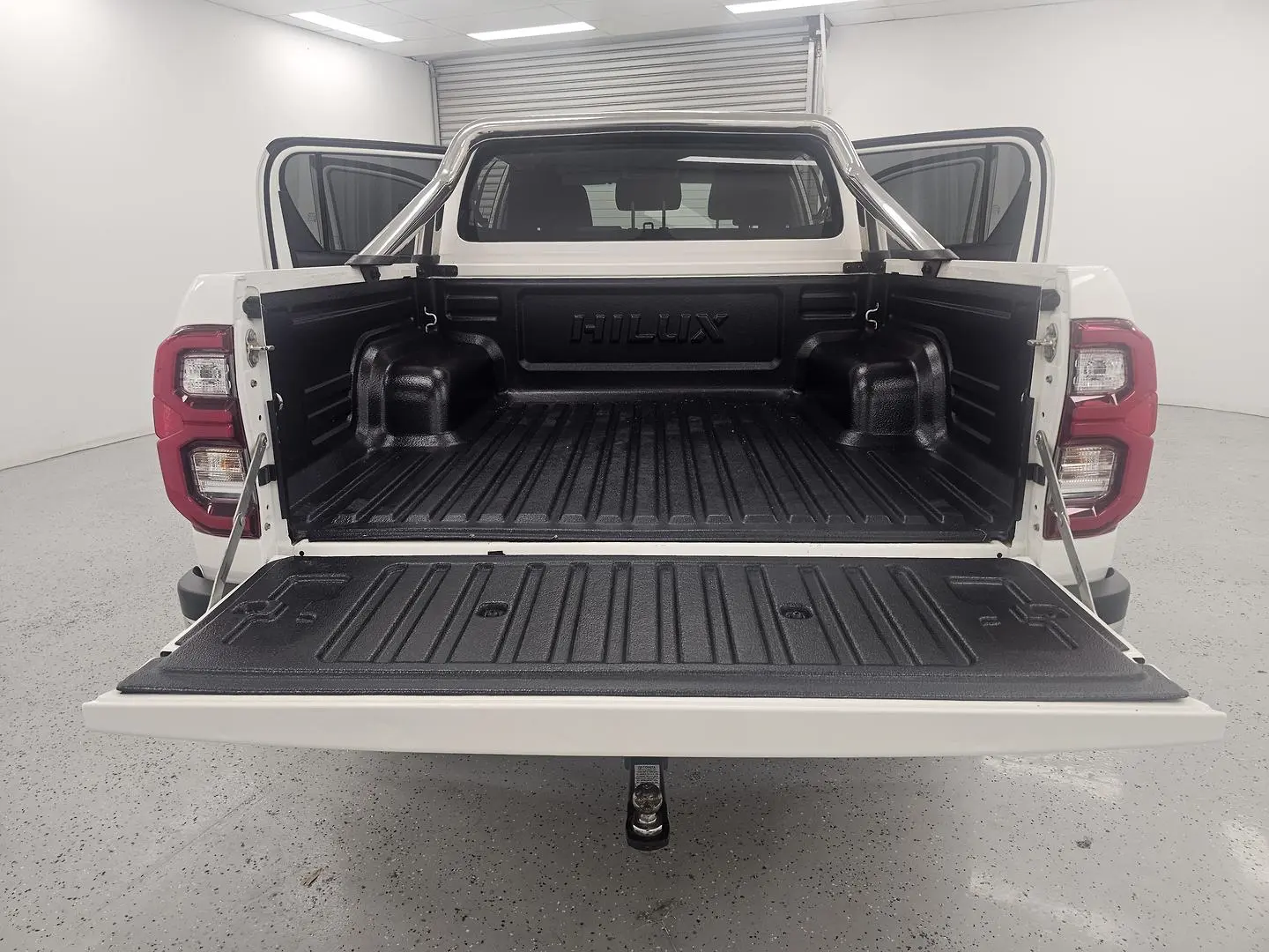 2021 Toyota Hilux Gallery Image 16