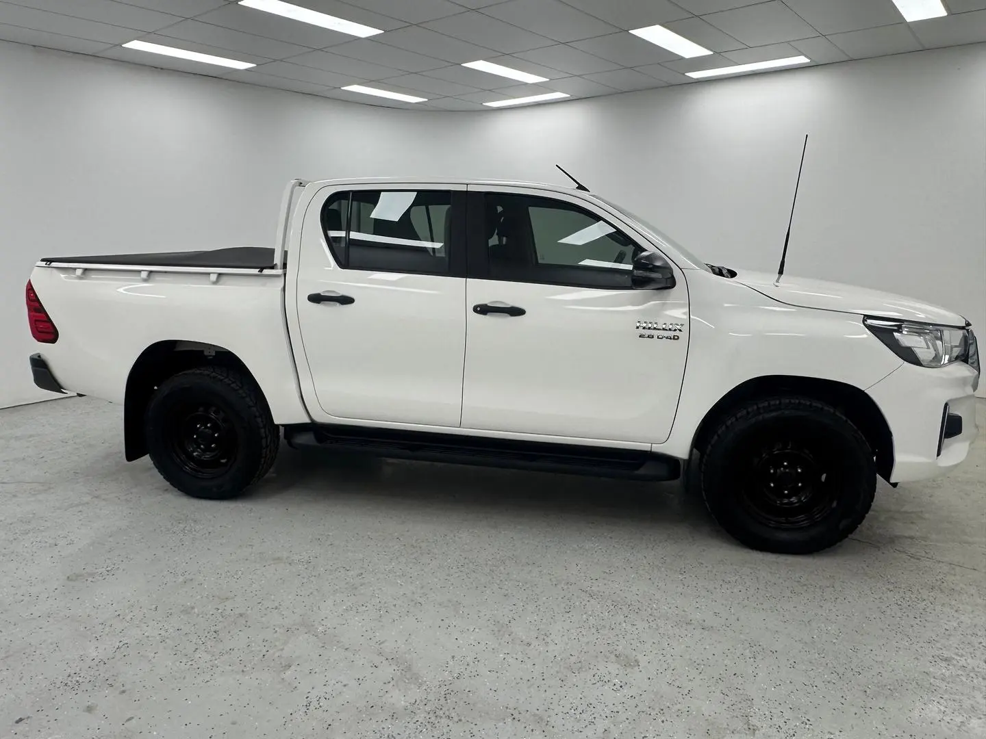 2020 Toyota Hilux Gallery Image 2