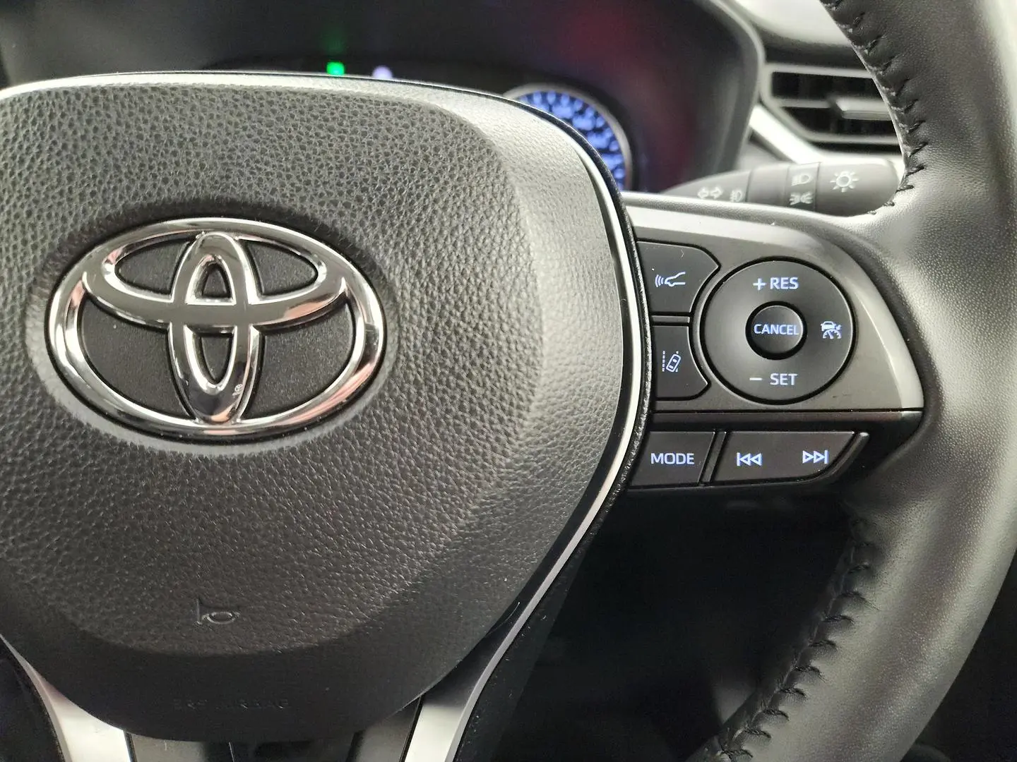 2020 Toyota RAV4 Gallery Image 28