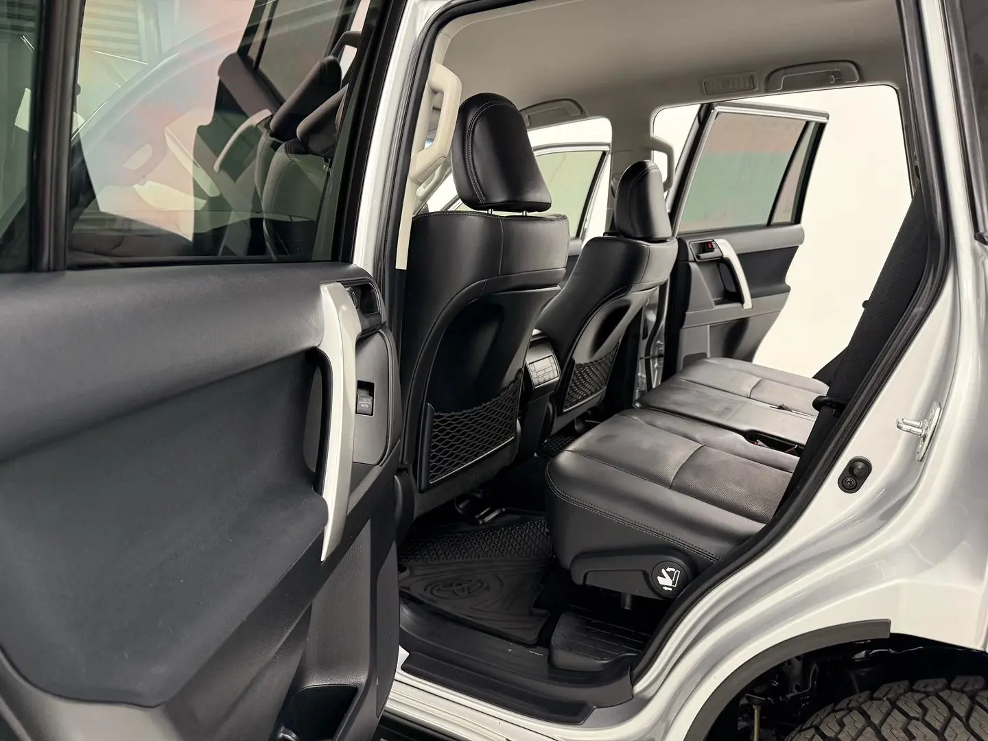 2022 Toyota Landcruiser Prado Gallery Image 12