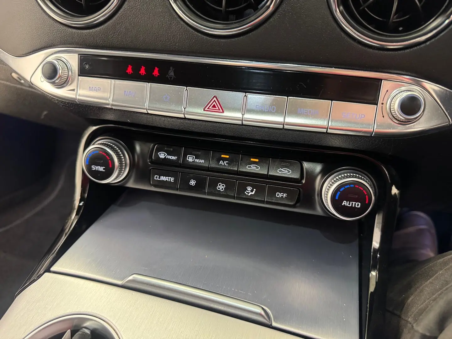 2022 Kia Stinger Gallery Image 23