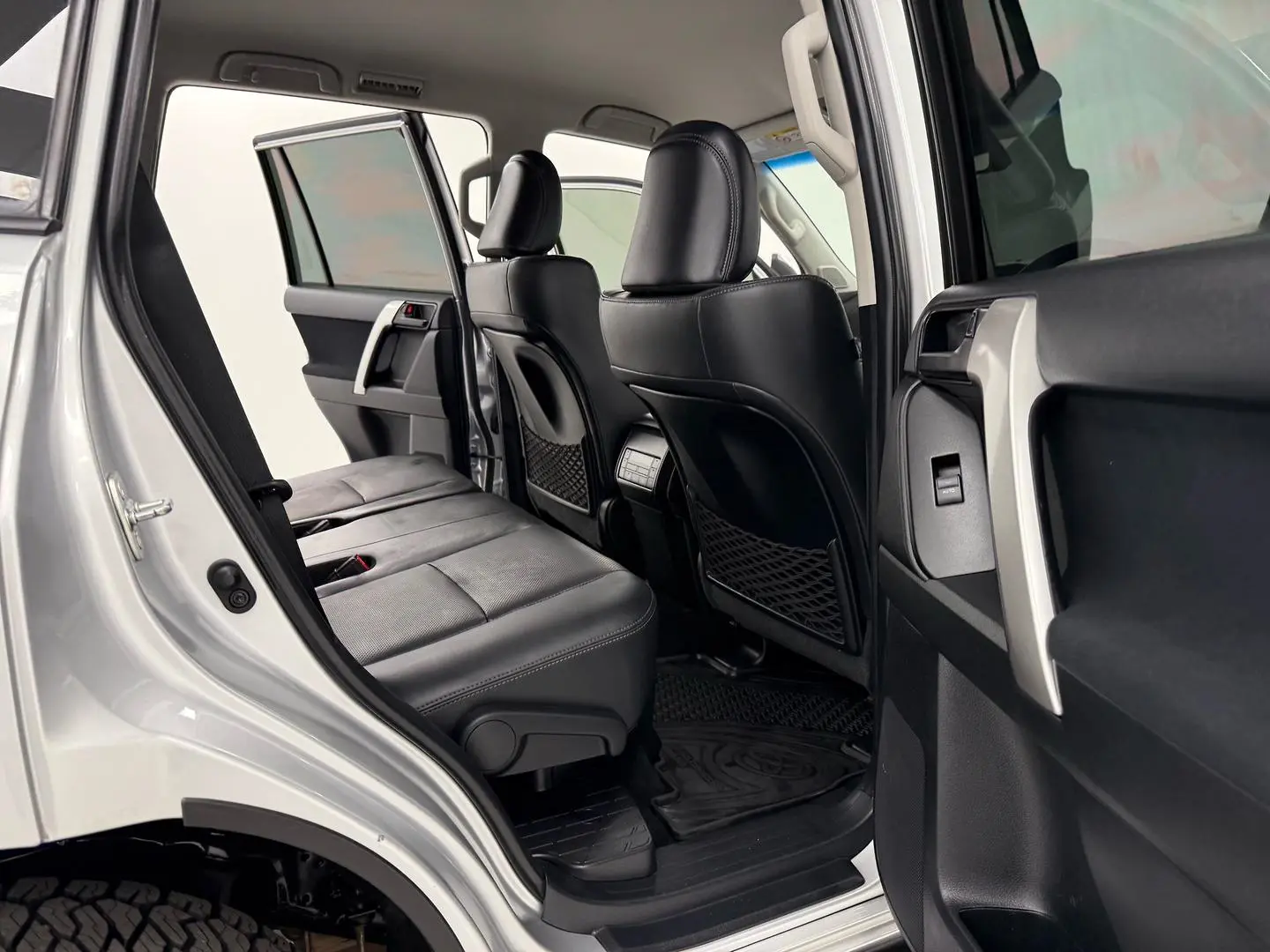 2022 Toyota Landcruiser Prado Gallery Image 18