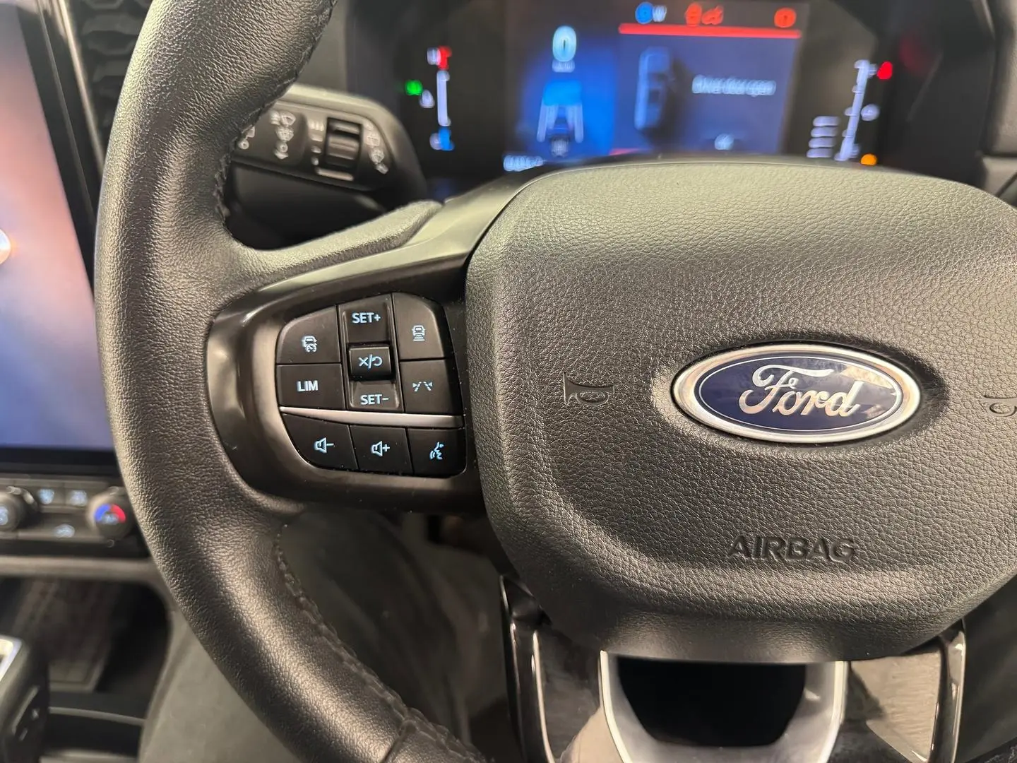 2023 Ford Everest Gallery Image 18