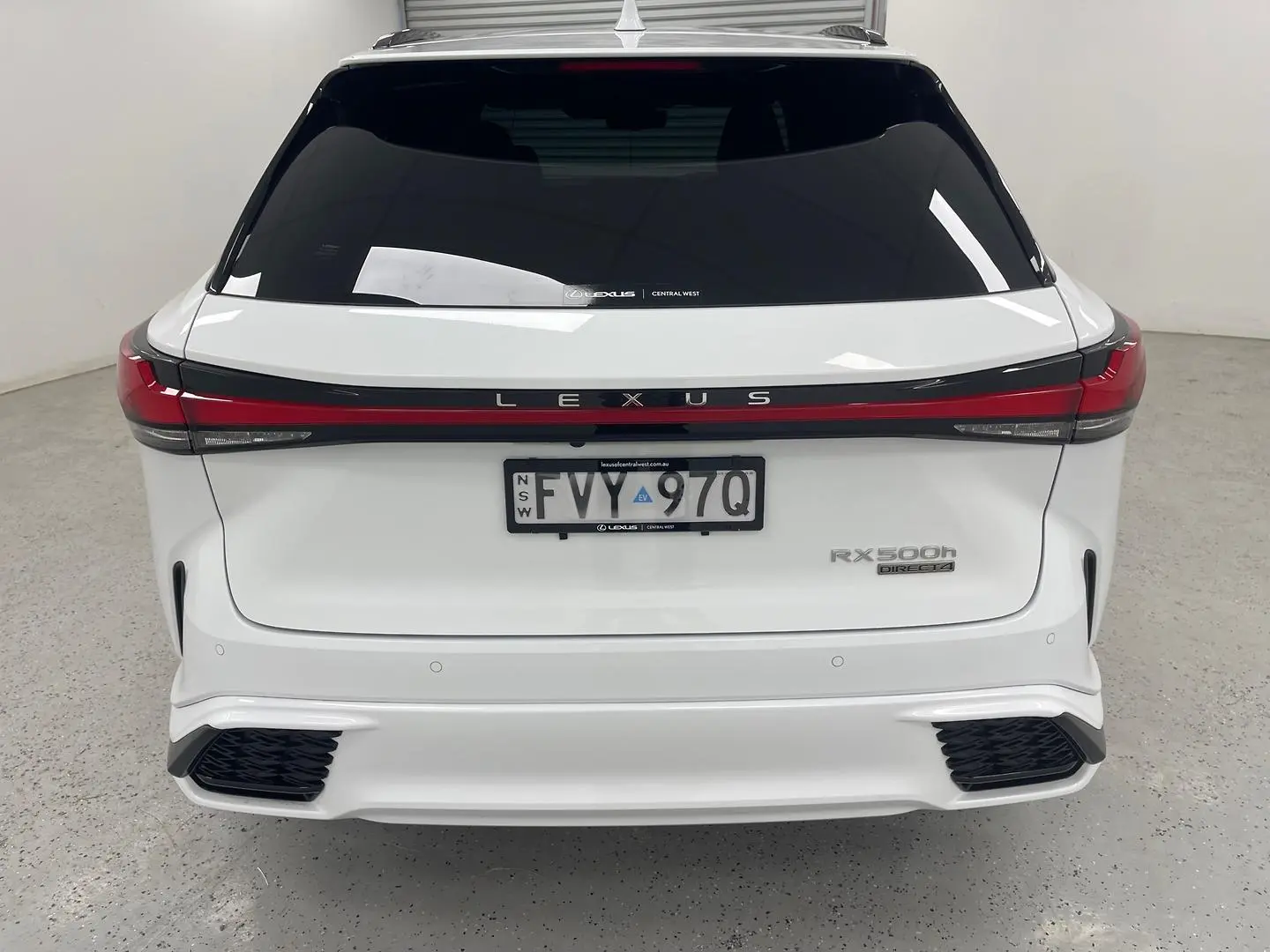 2025 Lexus RX Gallery Image 4