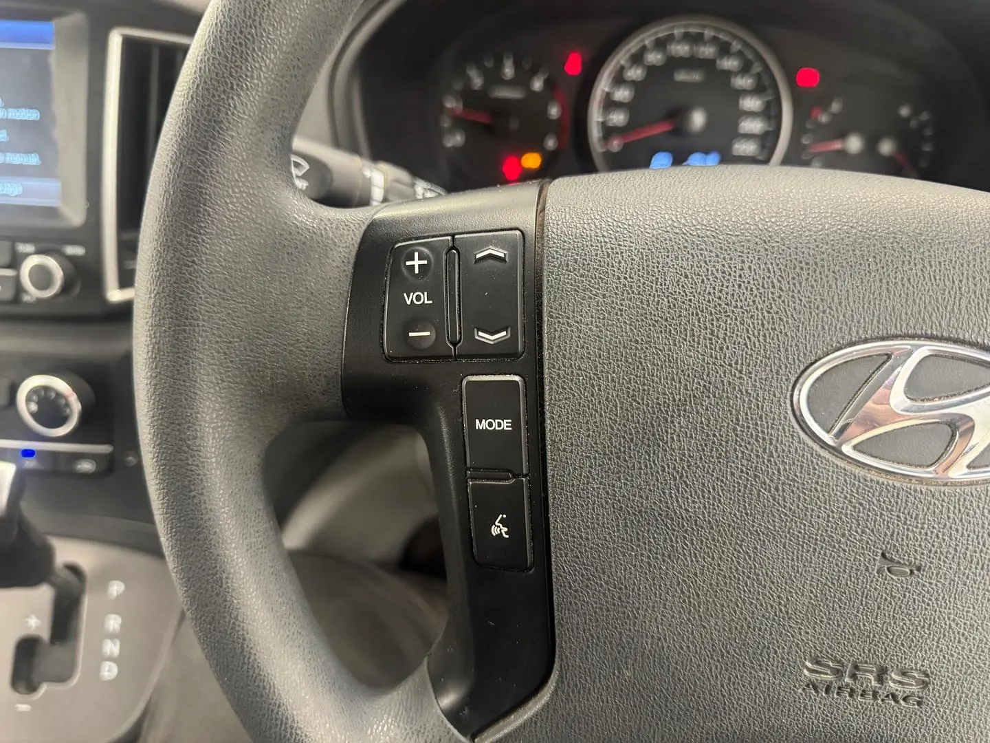 2020 Hyundai iLoad Gallery Image 18