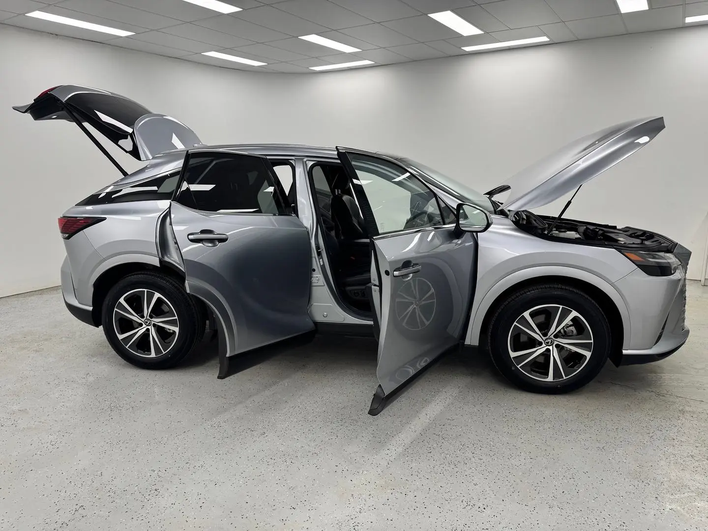 2023 Lexus RX Gallery Image 8