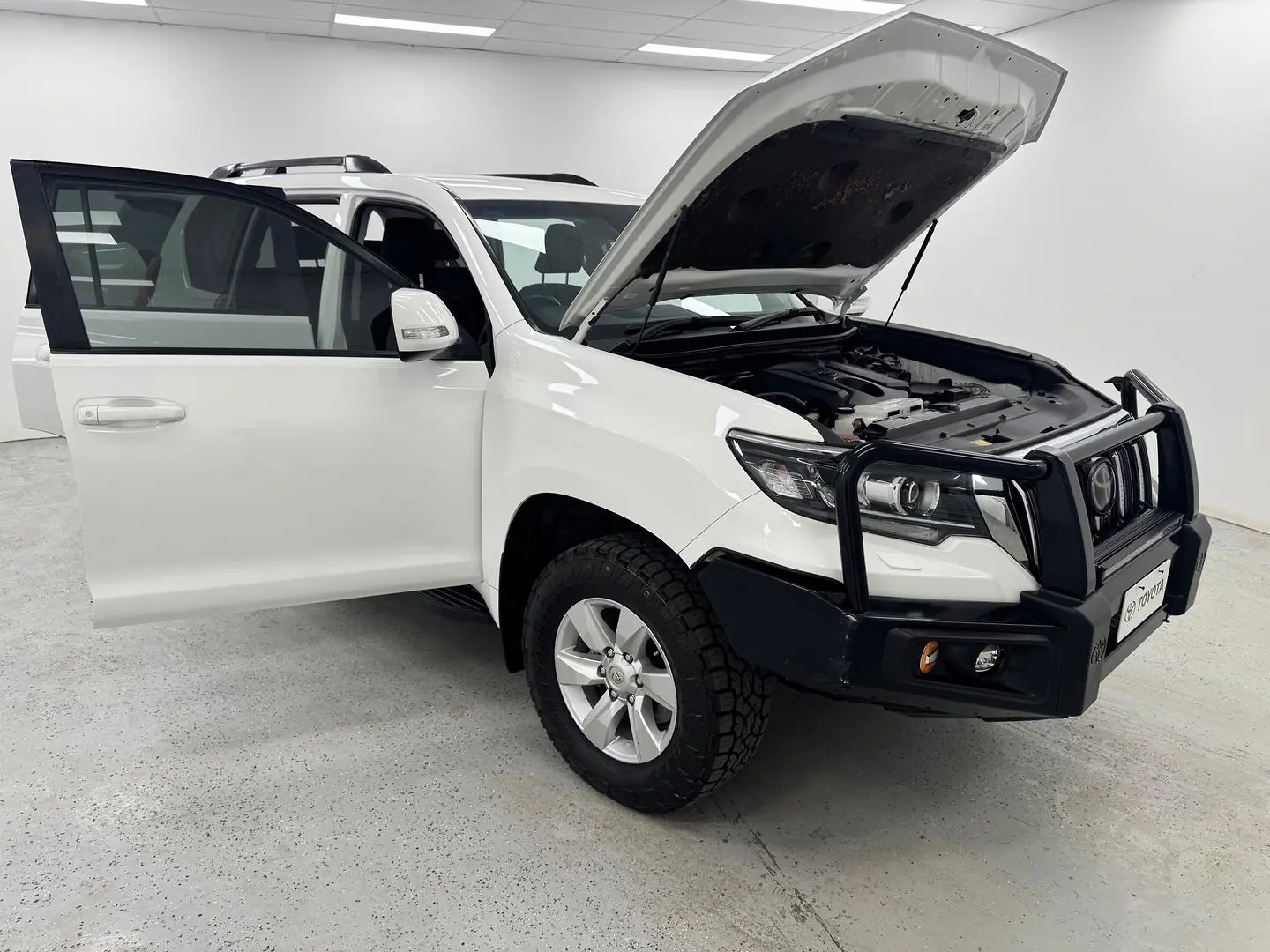 2020 Toyota Landcruiser Prado Gallery Image 7