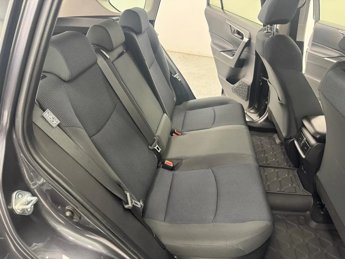 2019 Toyota RAV4 Gallery Image 25