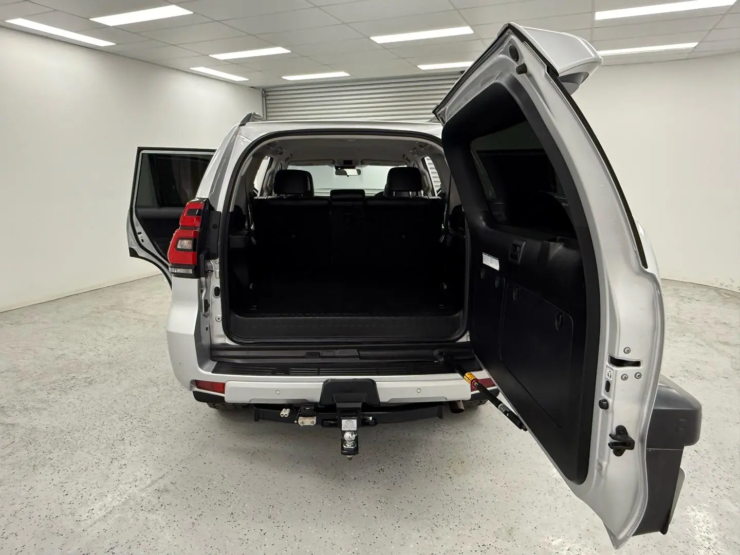 2022 Toyota Landcruiser Prado Gallery Image 14