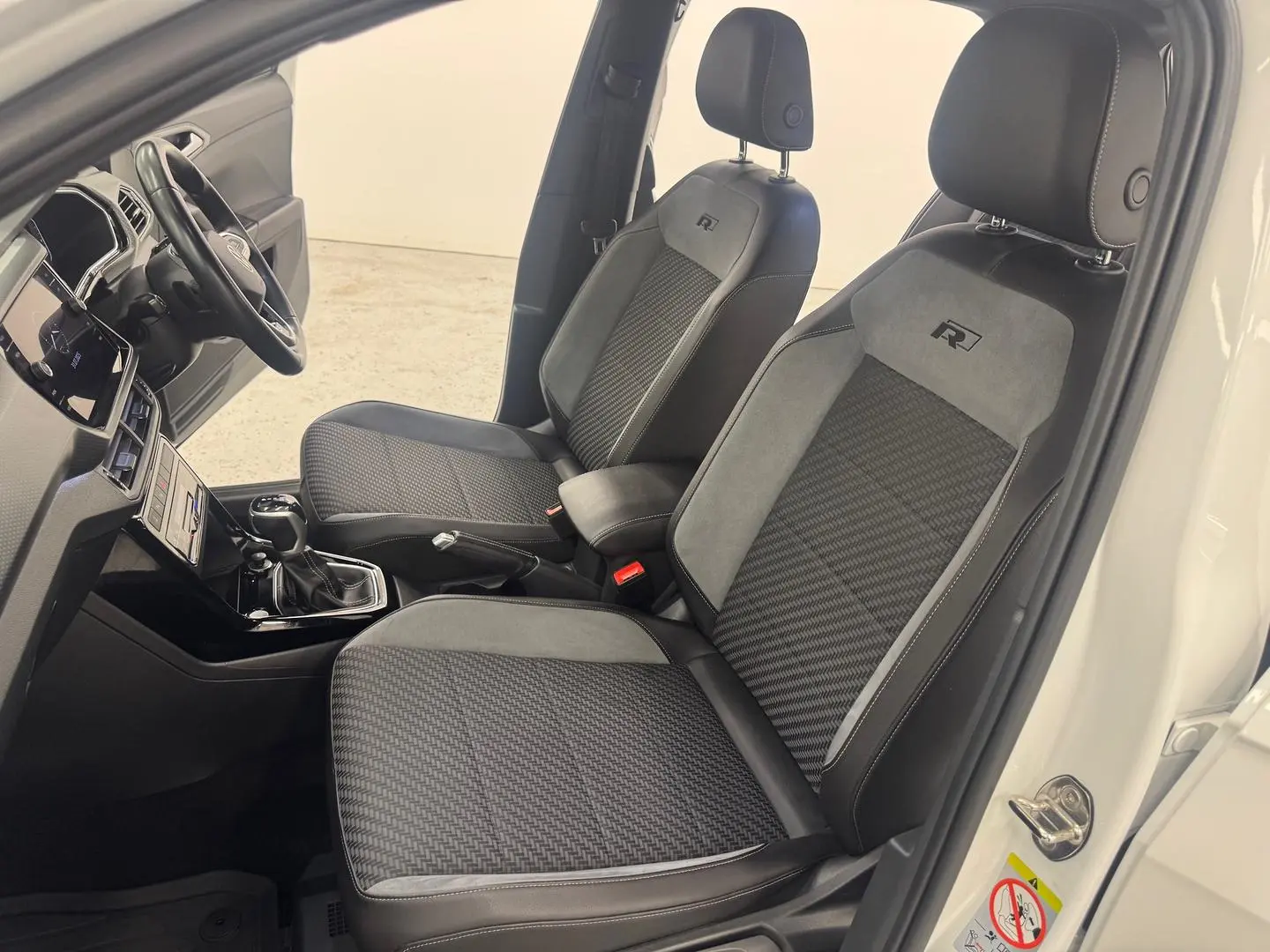 2021 Volkswagen T-Cross Gallery Image 28