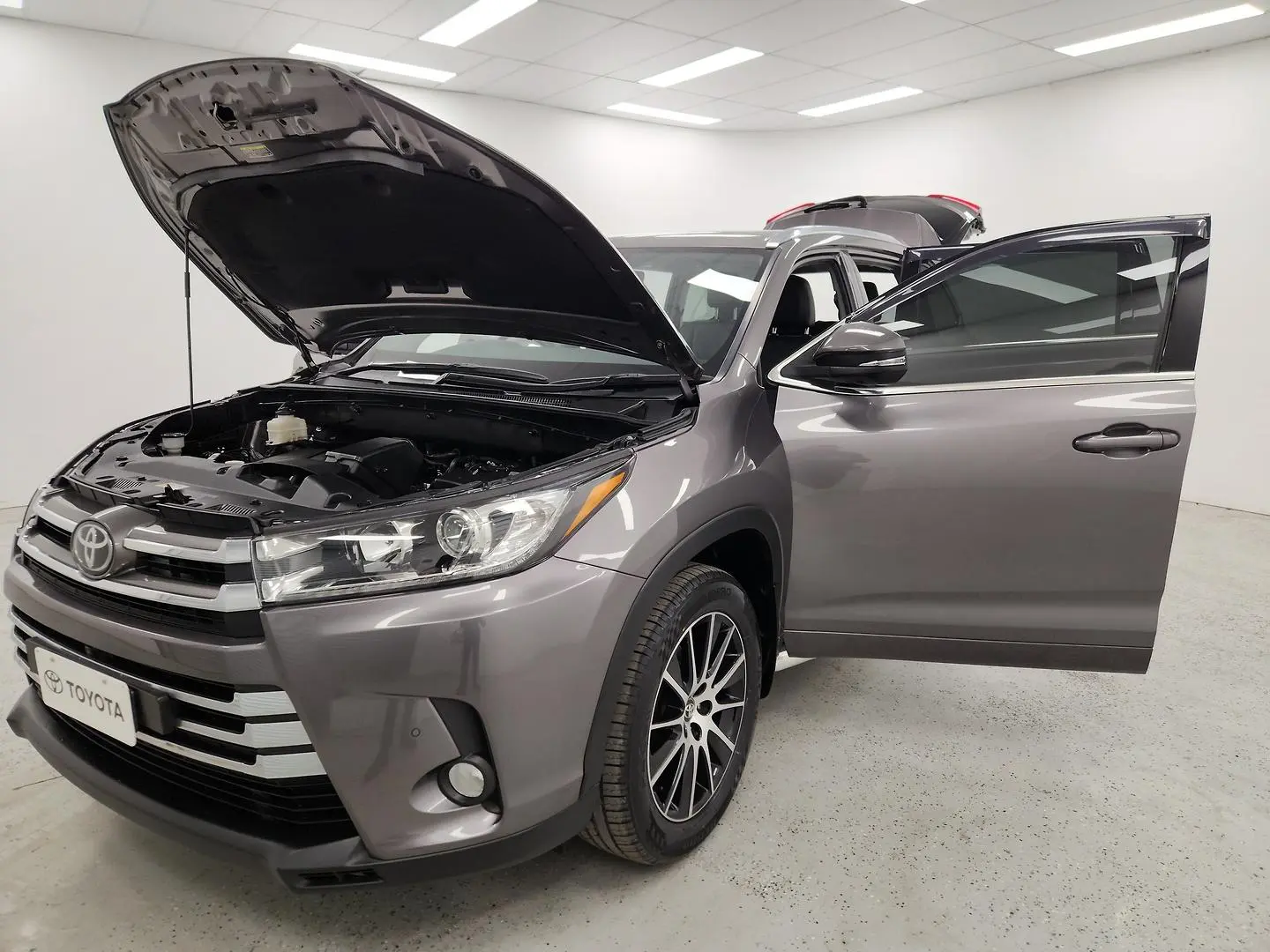 2020 Toyota Kluger Gallery Image 14