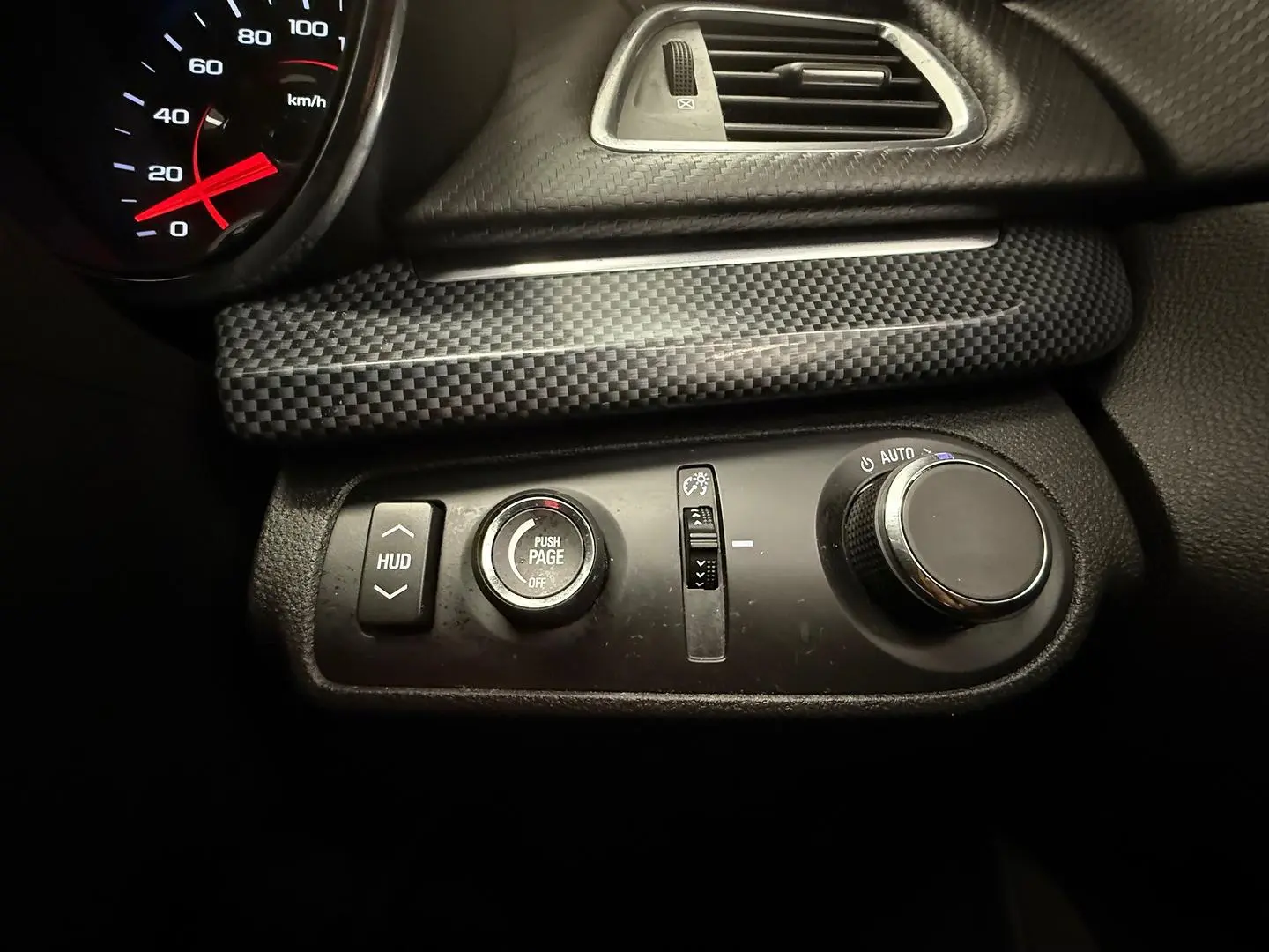 2017 Holden Commodore Gallery Image 28