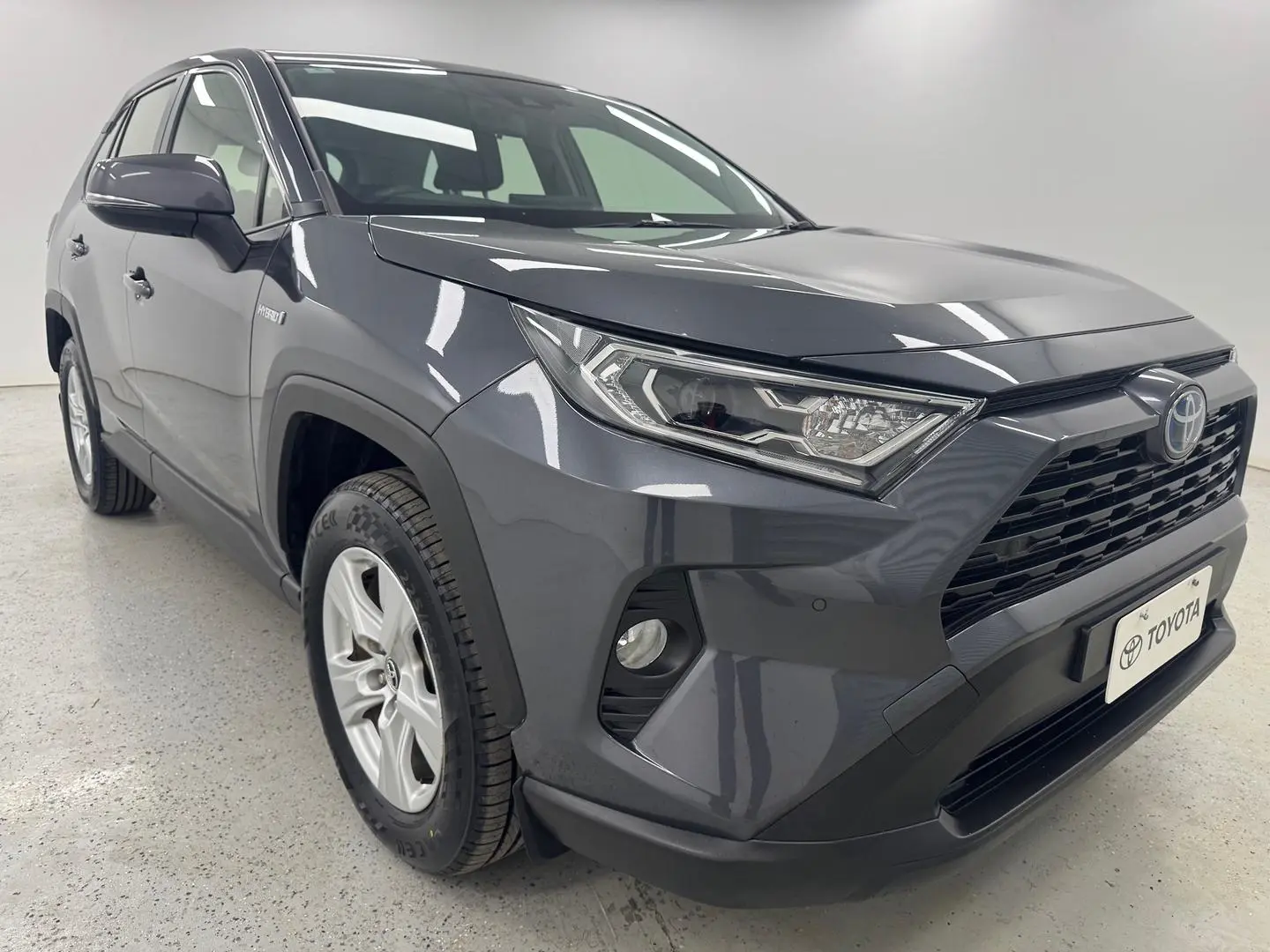 2019 Toyota RAV4 Gallery Image 1