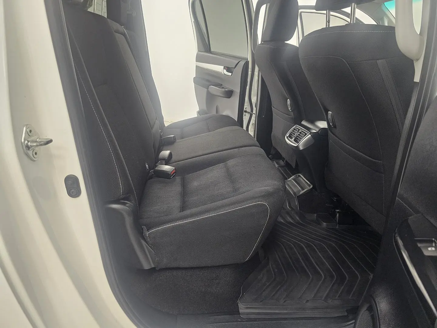 2021 Toyota Hilux Gallery Image 20