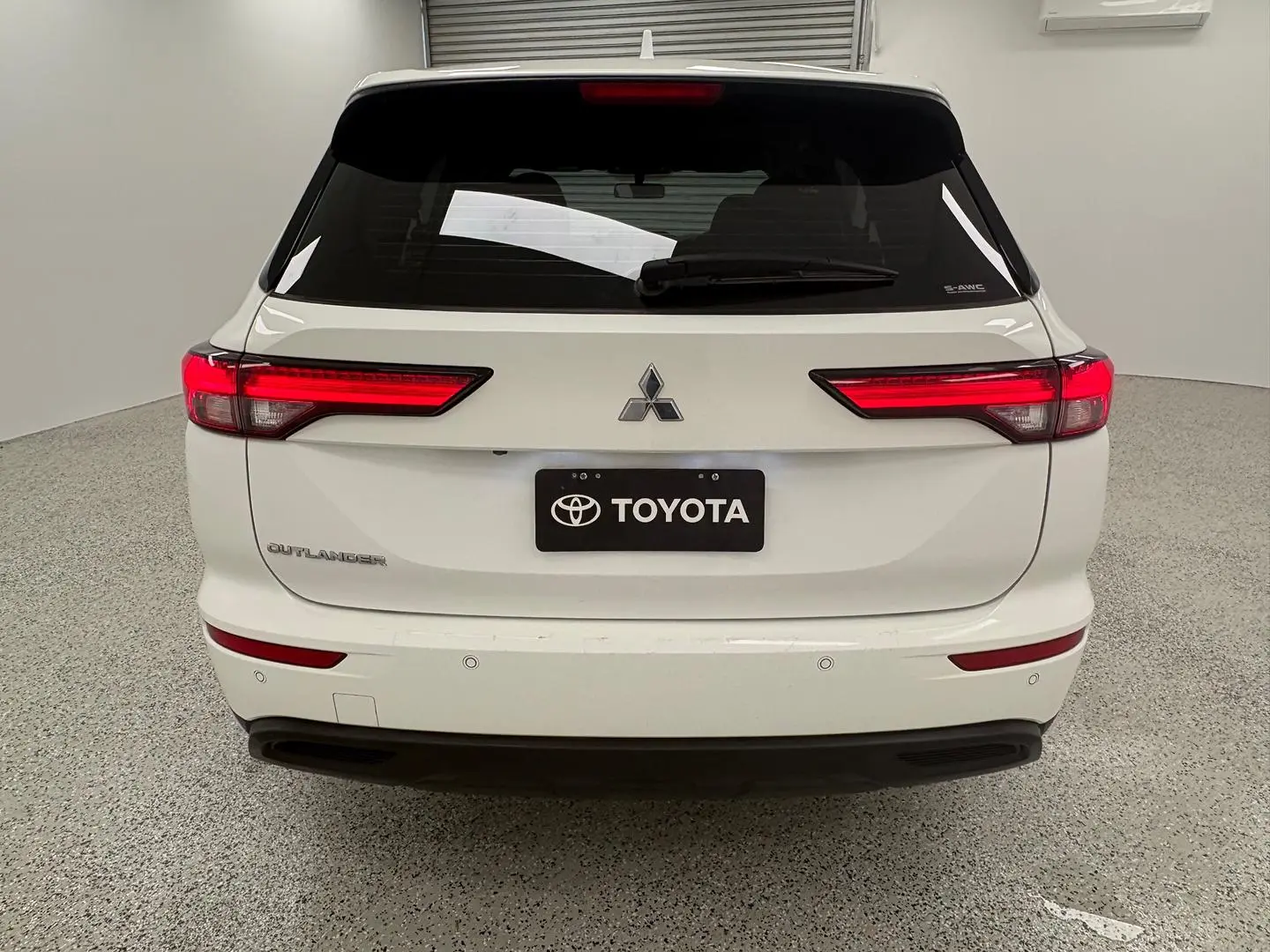 2022 Mitsubishi Outlander Gallery Image 4