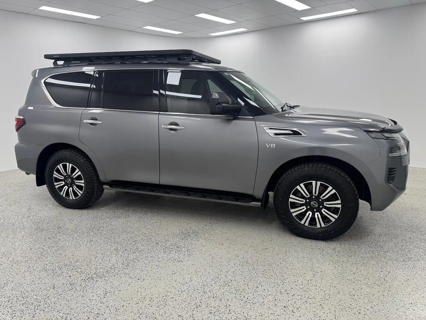 2021 Nissan Patrol Gallery Image 2