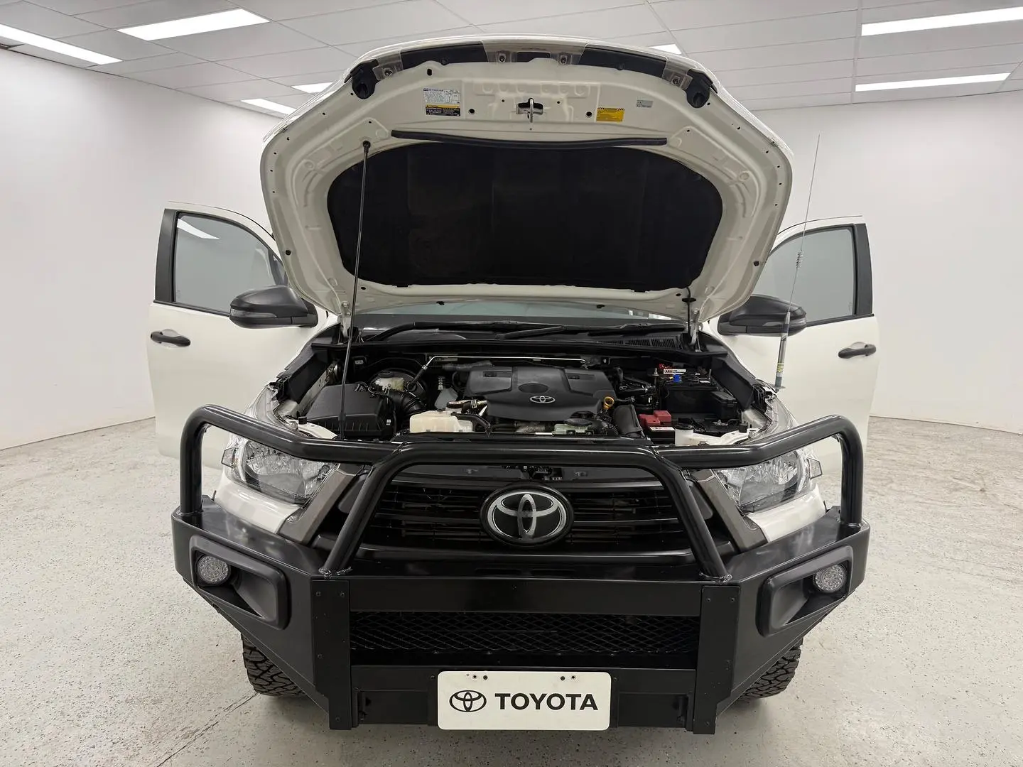 2020 Toyota Hilux Gallery Image 27