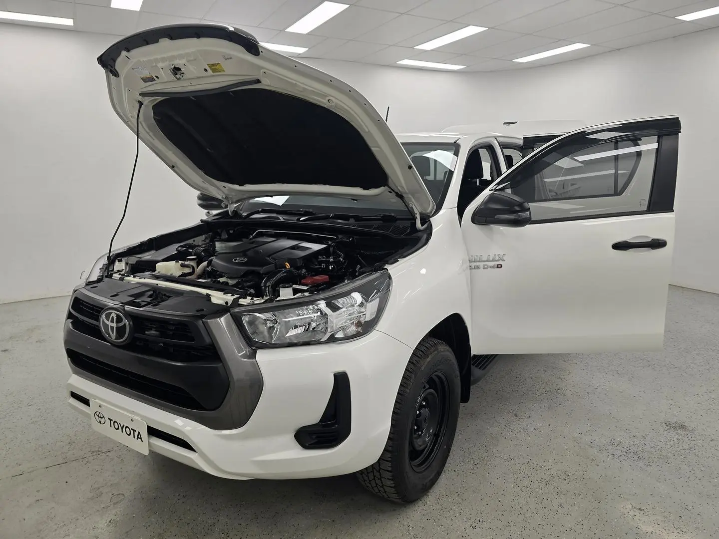 2021 Toyota Hilux Gallery Image 14