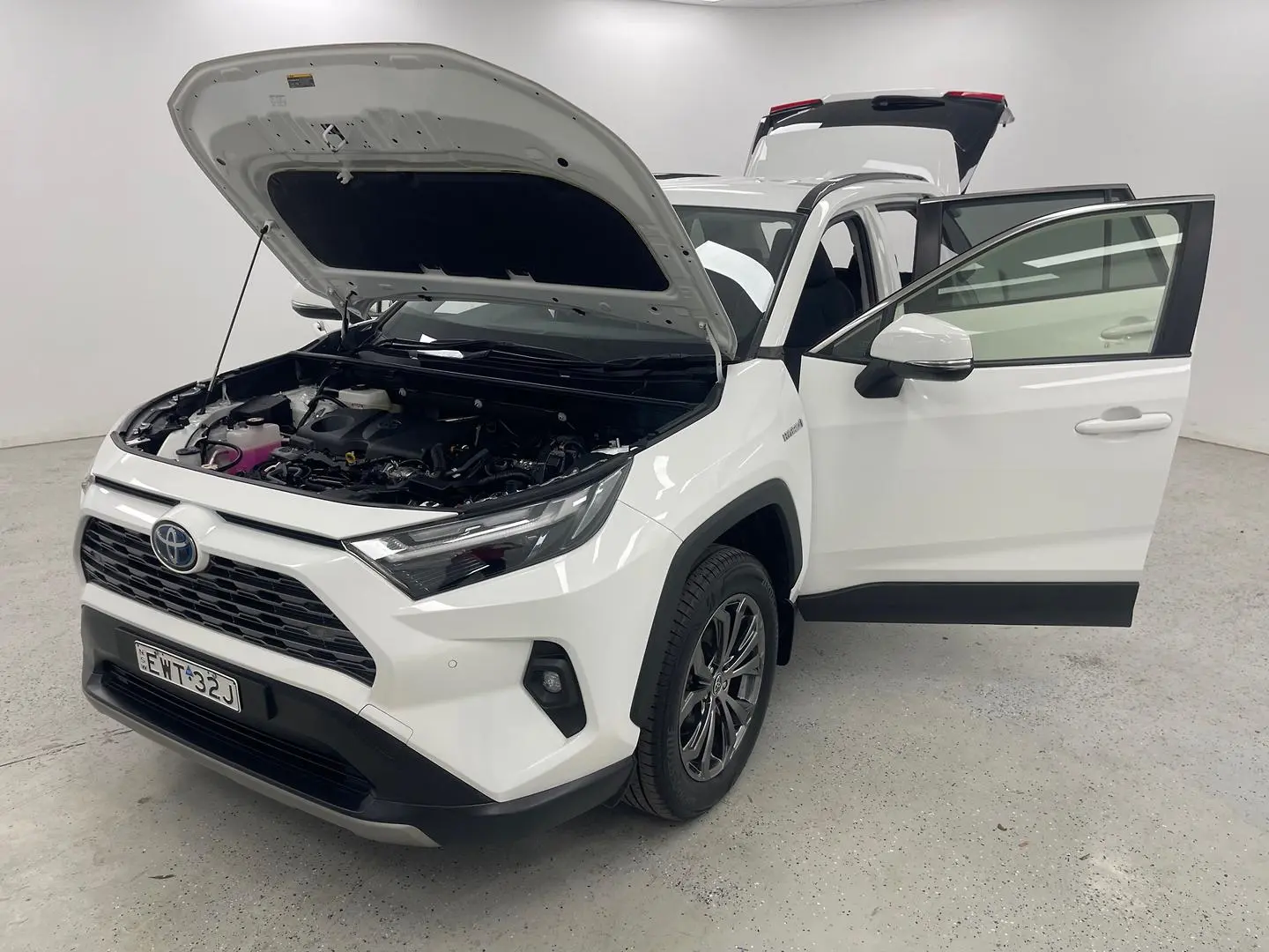 2022 Toyota RAV4 Gallery Image 13