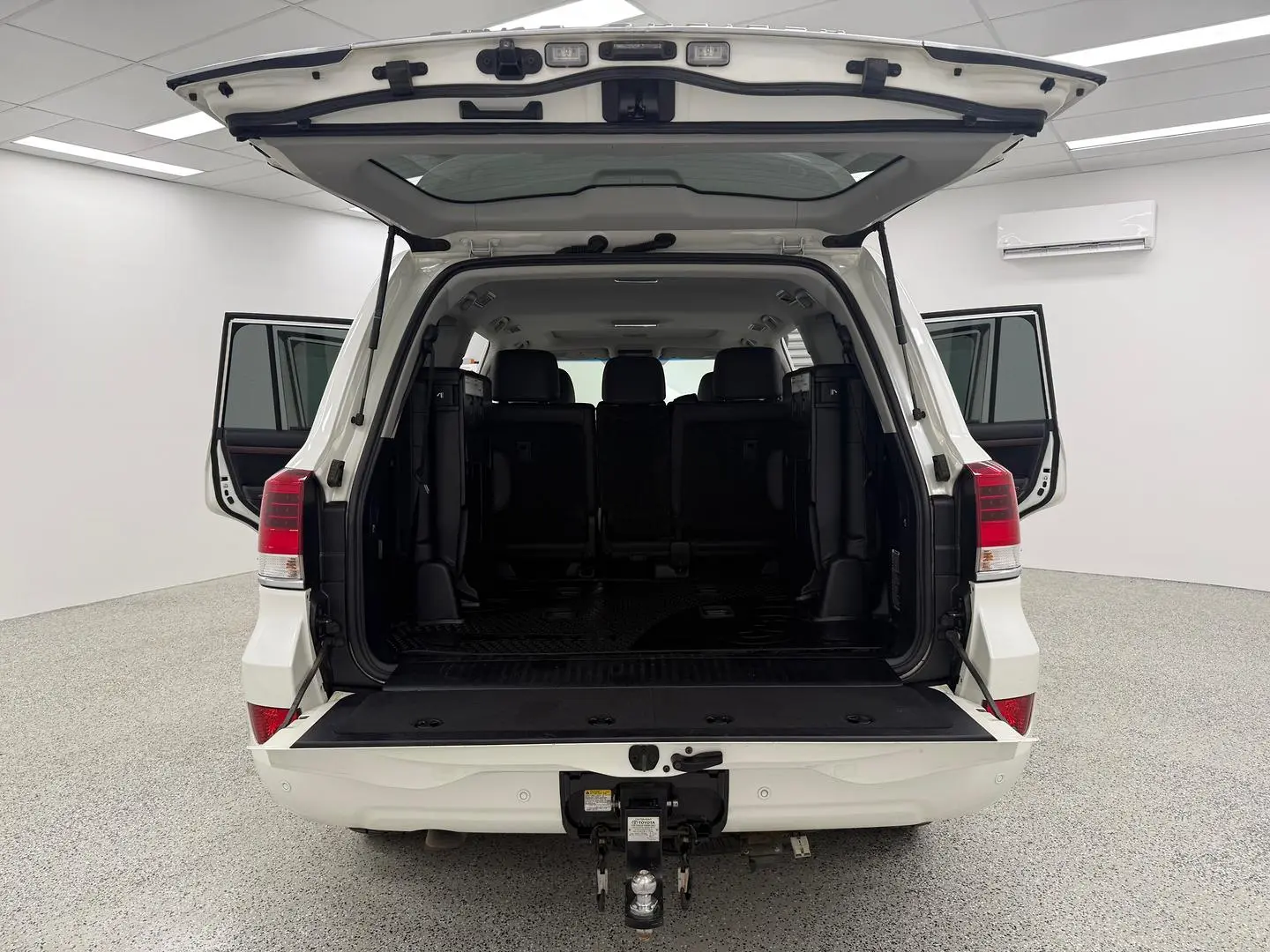 2019 Toyota Landcruiser Gallery Image 14