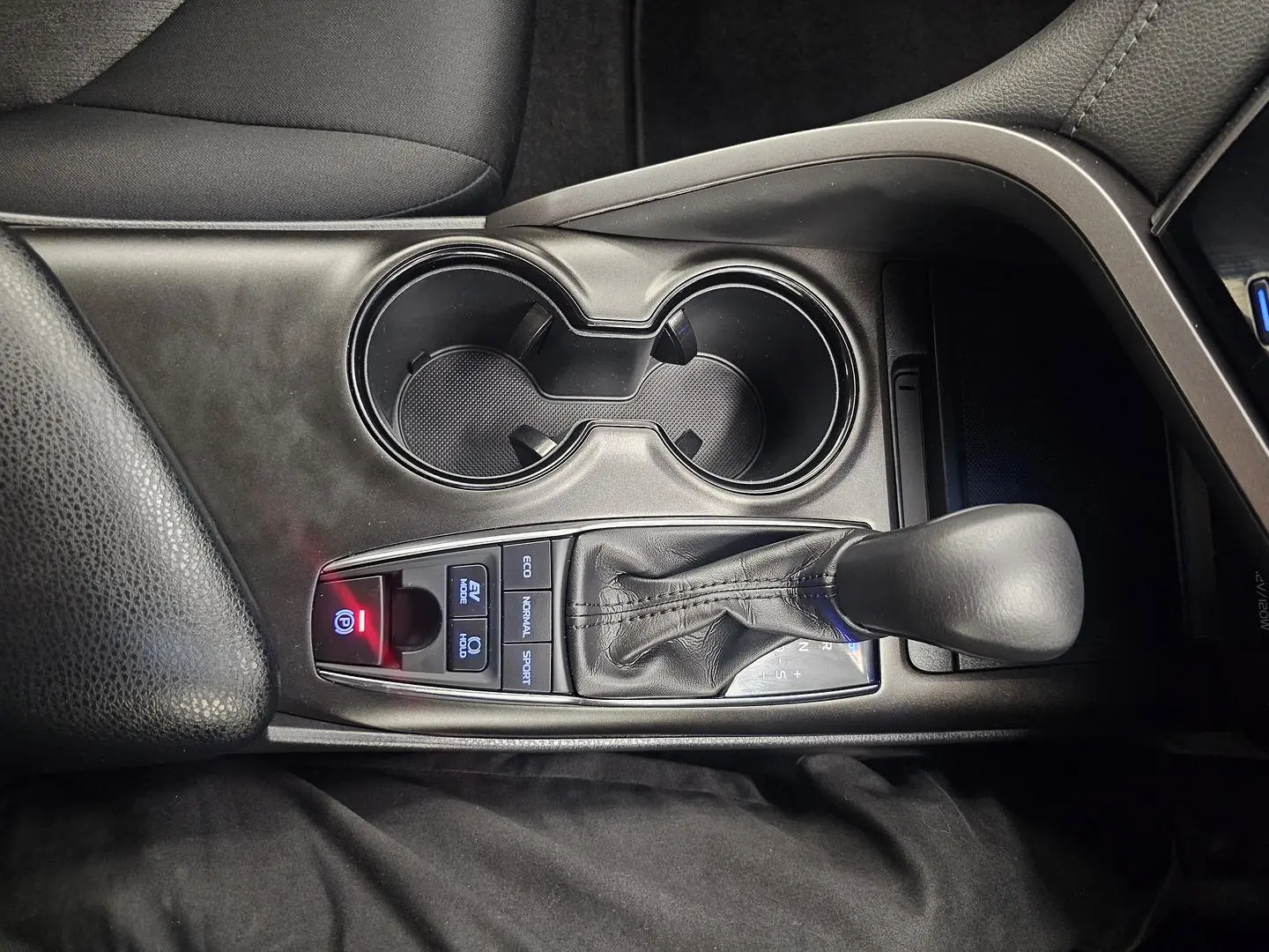 2022 Toyota Camry Gallery Image 34