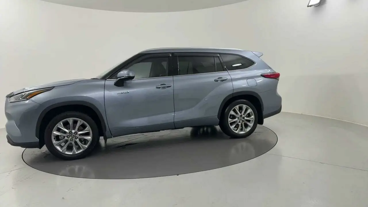 2023 Toyota Kluger Gallery Image 3