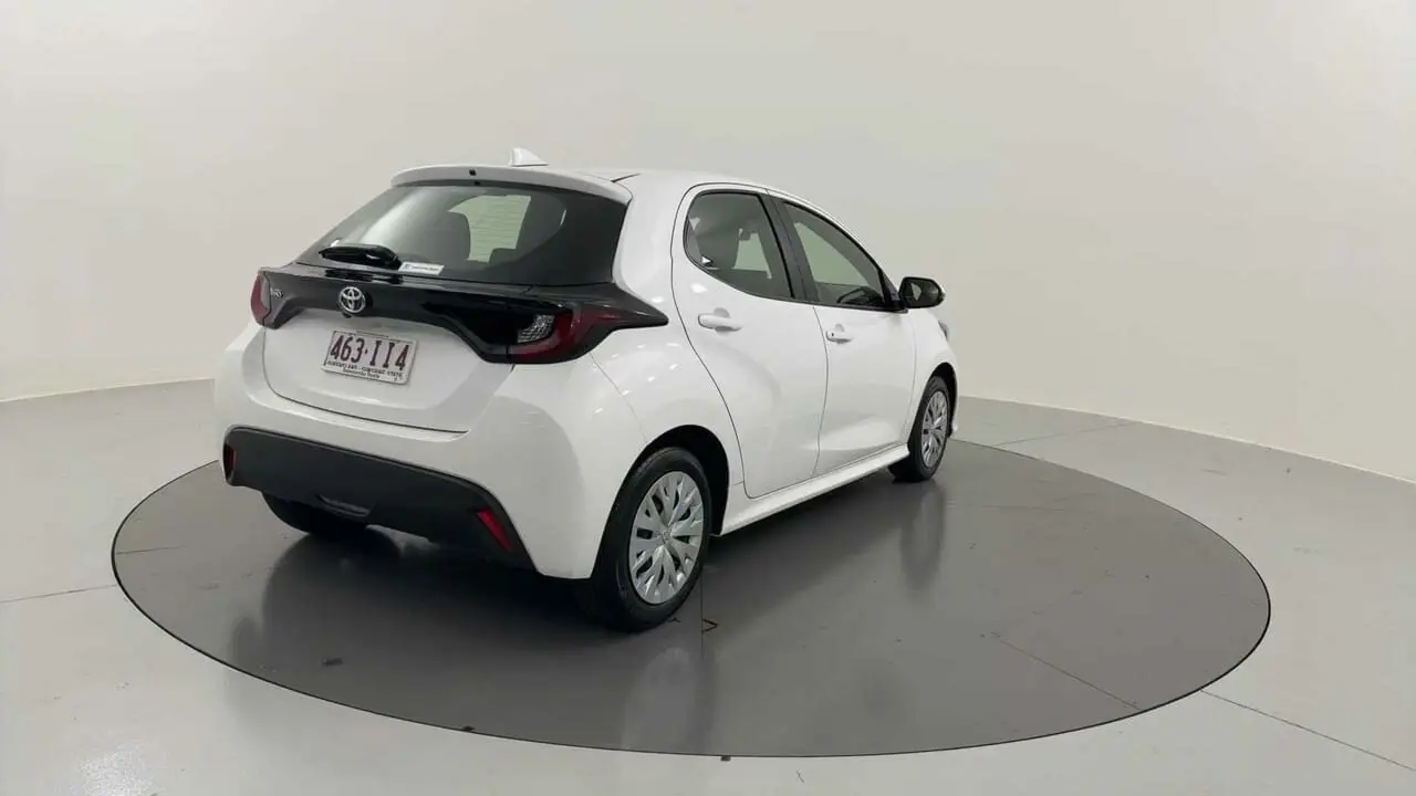 2023 Toyota Yaris Image 6