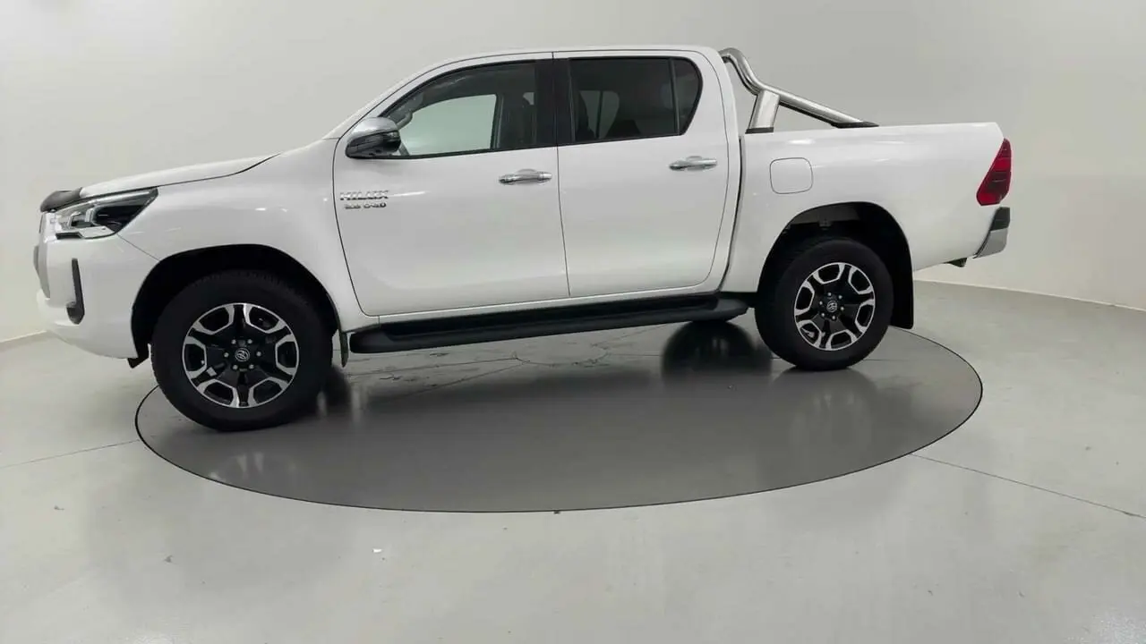 2023 Toyota Hilux Gallery Image 3