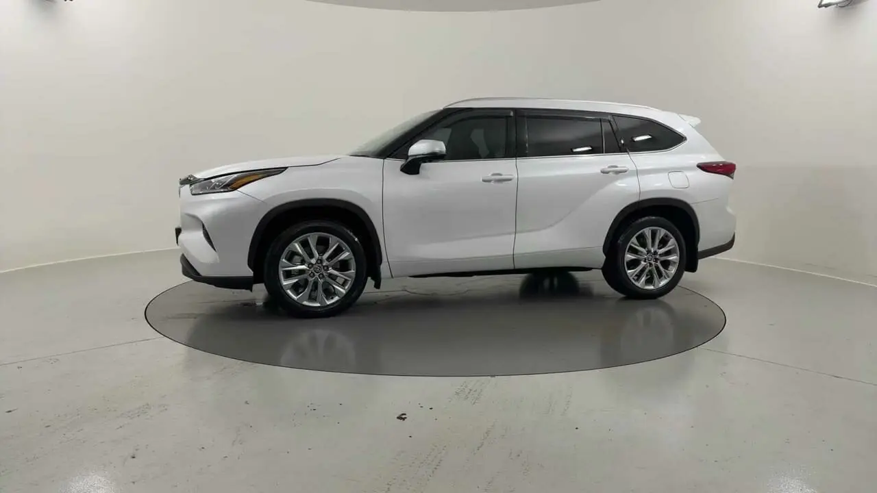 2023 Toyota Kluger Gallery Image 2