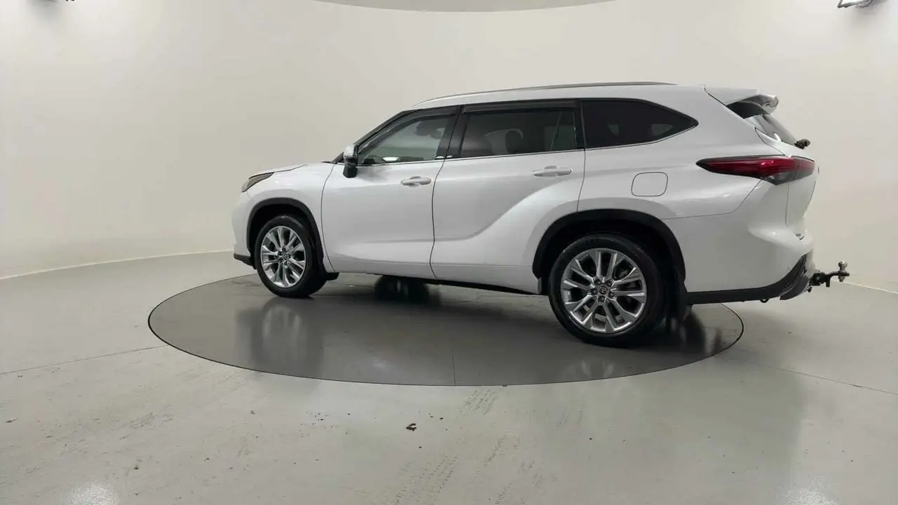 2023 Toyota Kluger Gallery Image 3