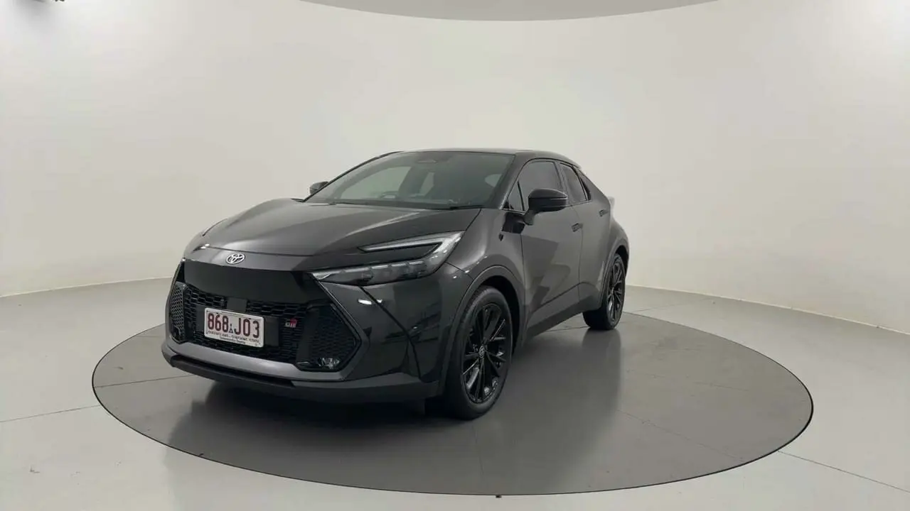 2023 Toyota C-Hr Gallery Image 1