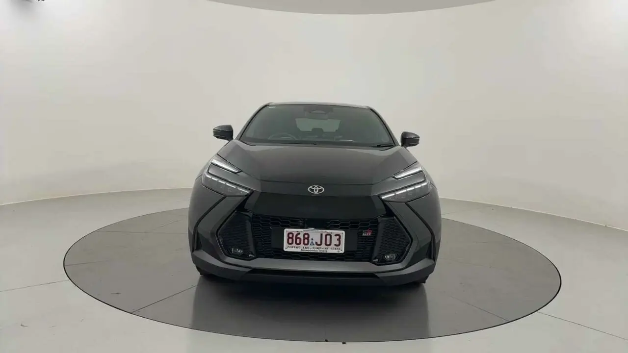 2023 Toyota C-Hr Gallery Image 8