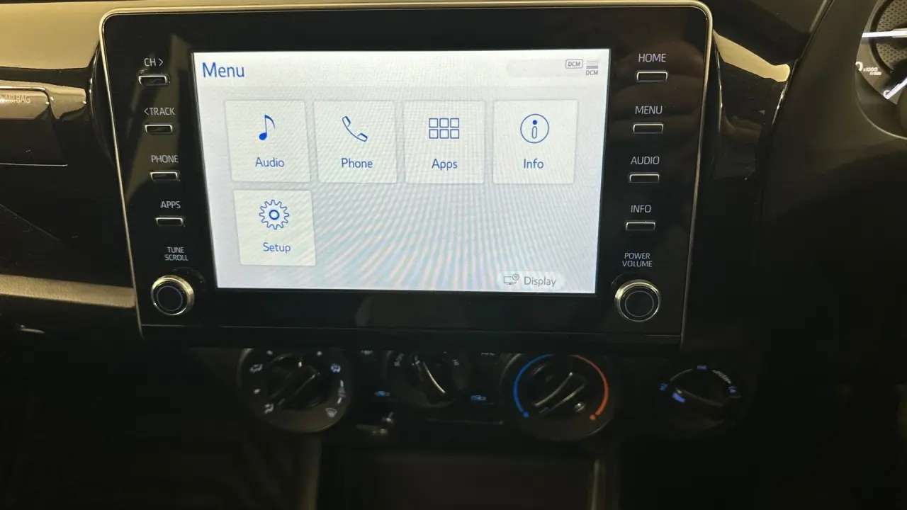 2024 Toyota Hilux Gallery Image 11